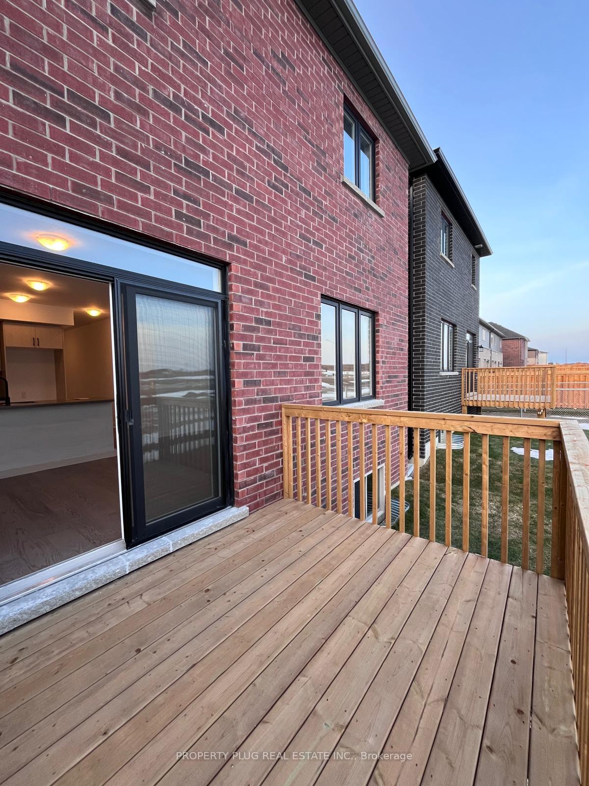 Photo 9 of 23 Gateway Drive, Barrie, Rural Barrie Southeast — HOMEH