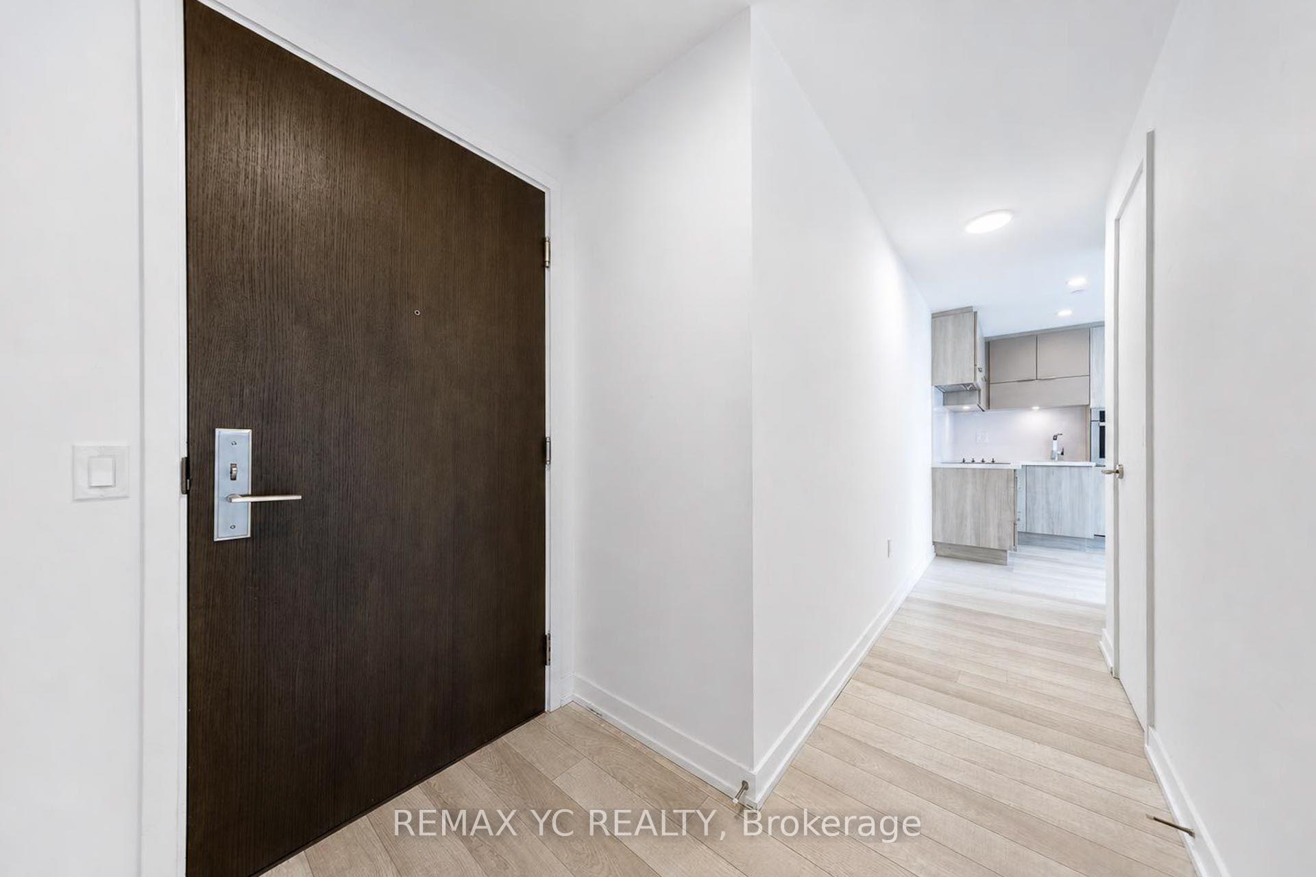 Photo 2 of Unit 3708, 39 Roehampton Avenue, Toronto, Mount Pleasant West — HOMEH