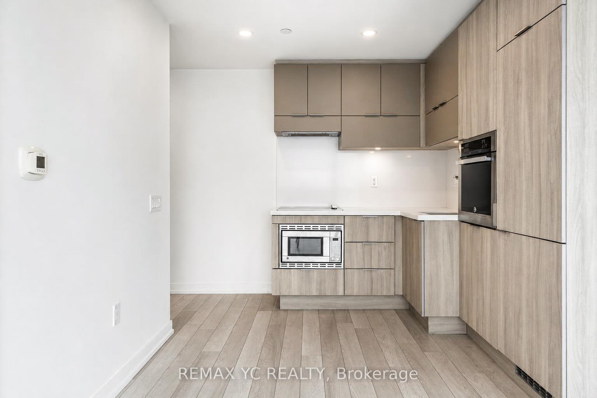 Photo 4 of Unit 3708, 39 Roehampton Avenue, Toronto, Mount Pleasant West — HOMEH