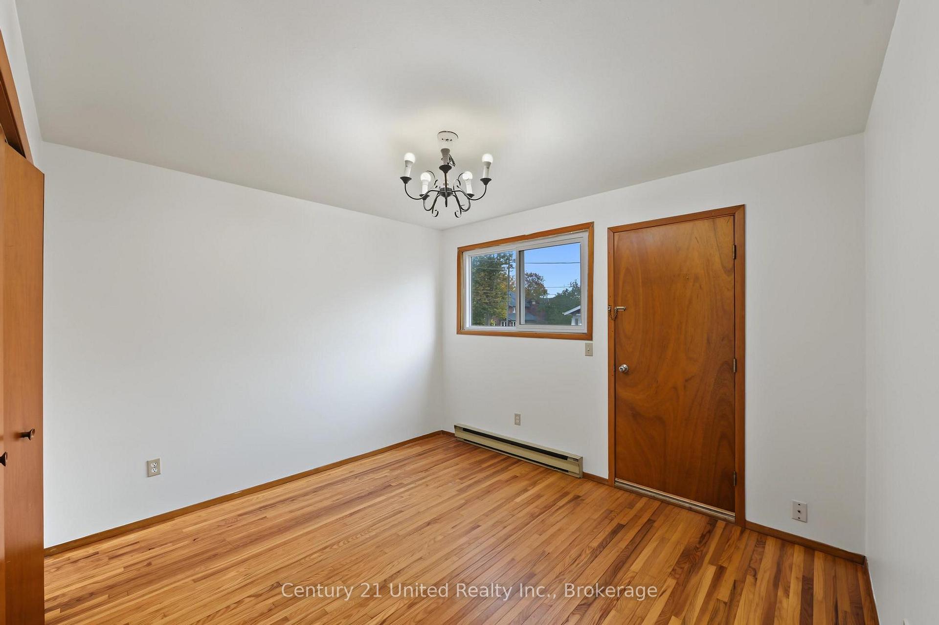 Photo 22 of 198 Aylmer Street N, Peterborough, Town Ward 3 — HOMEH