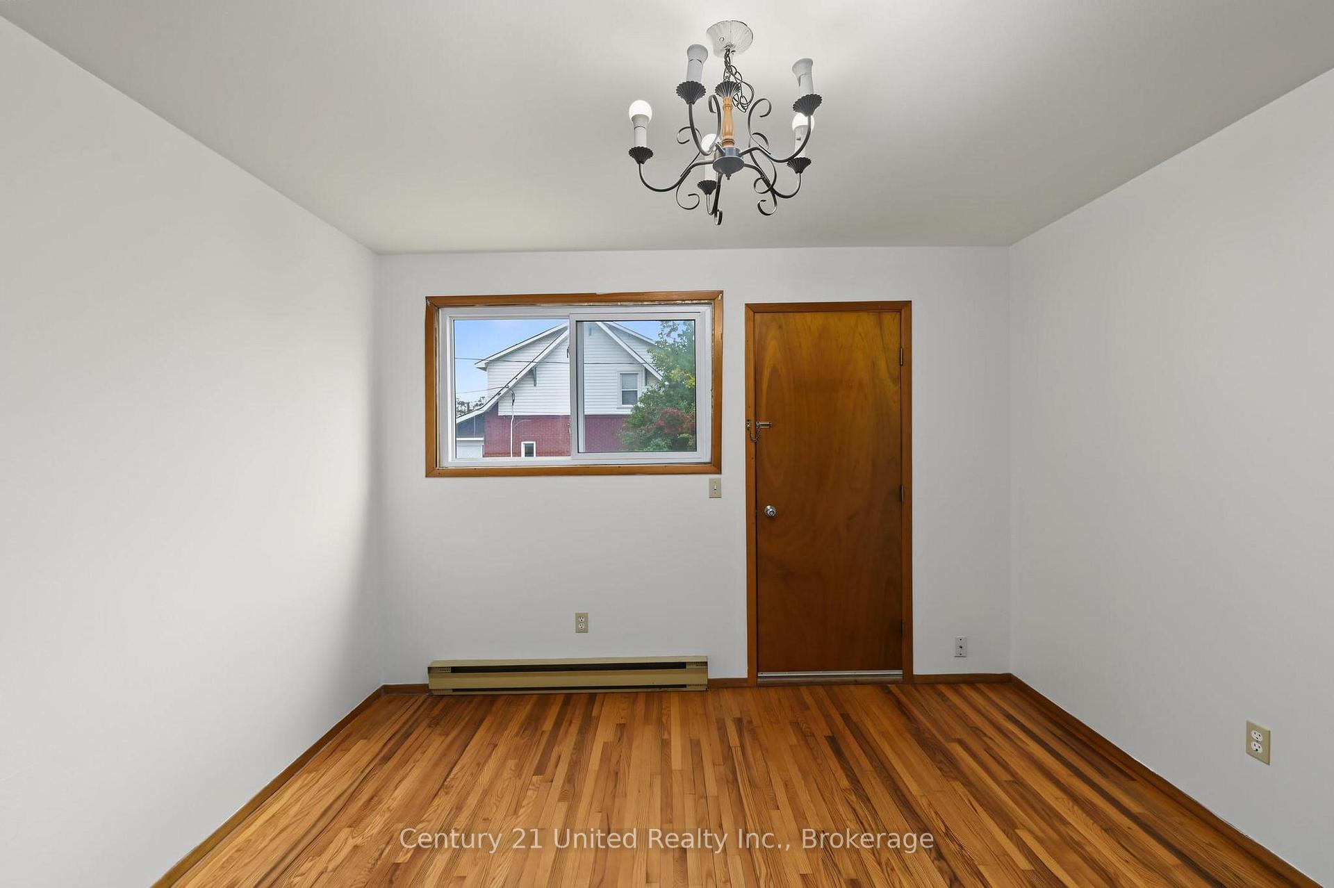 Photo 23 of 198 Aylmer Street N, Peterborough, Town Ward 3 — HOMEH