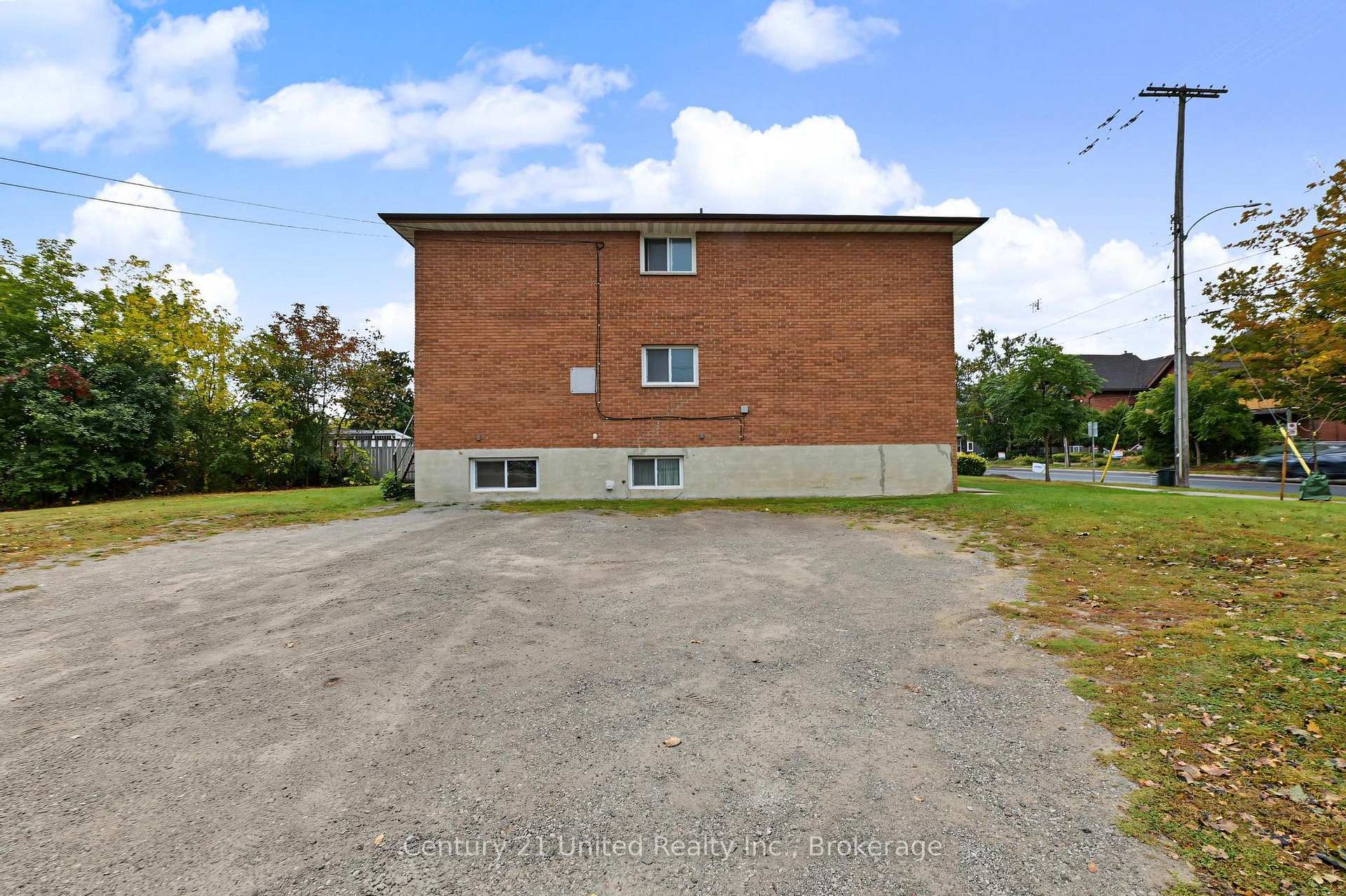 Photo 34 of 198 Aylmer Street N, Peterborough, Town Ward 3 — HOMEH