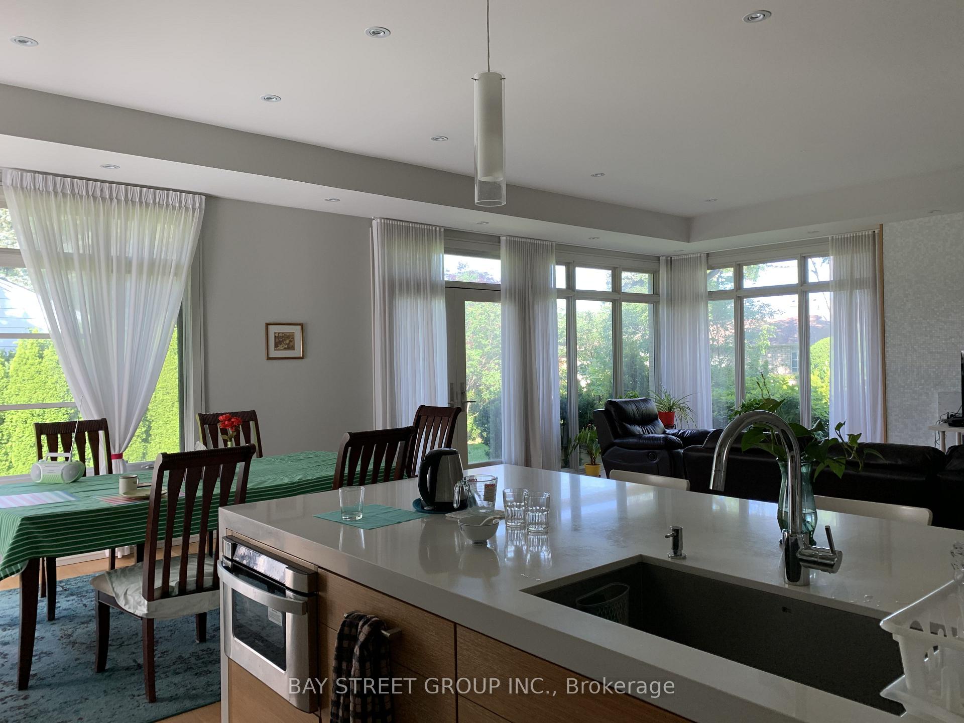 Photo 3 of 6 Bemersyde Drive, Etobicoke, Princess-Rosethorn — HOMEH