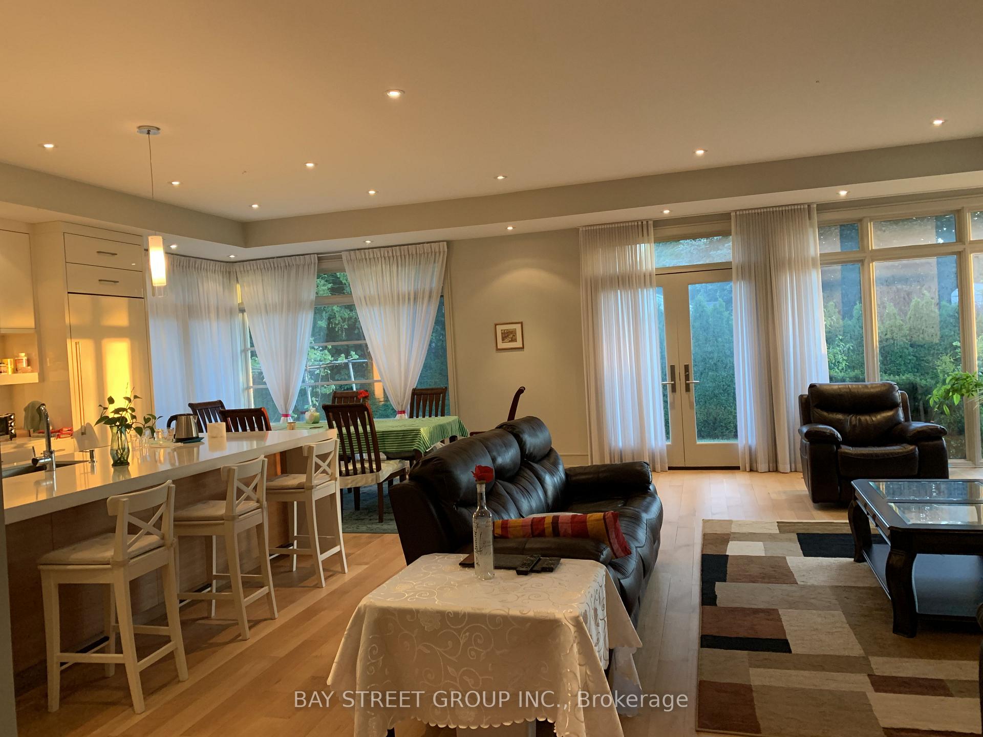 Photo 7 of 6 Bemersyde Drive, Etobicoke, Princess-Rosethorn — HOMEH