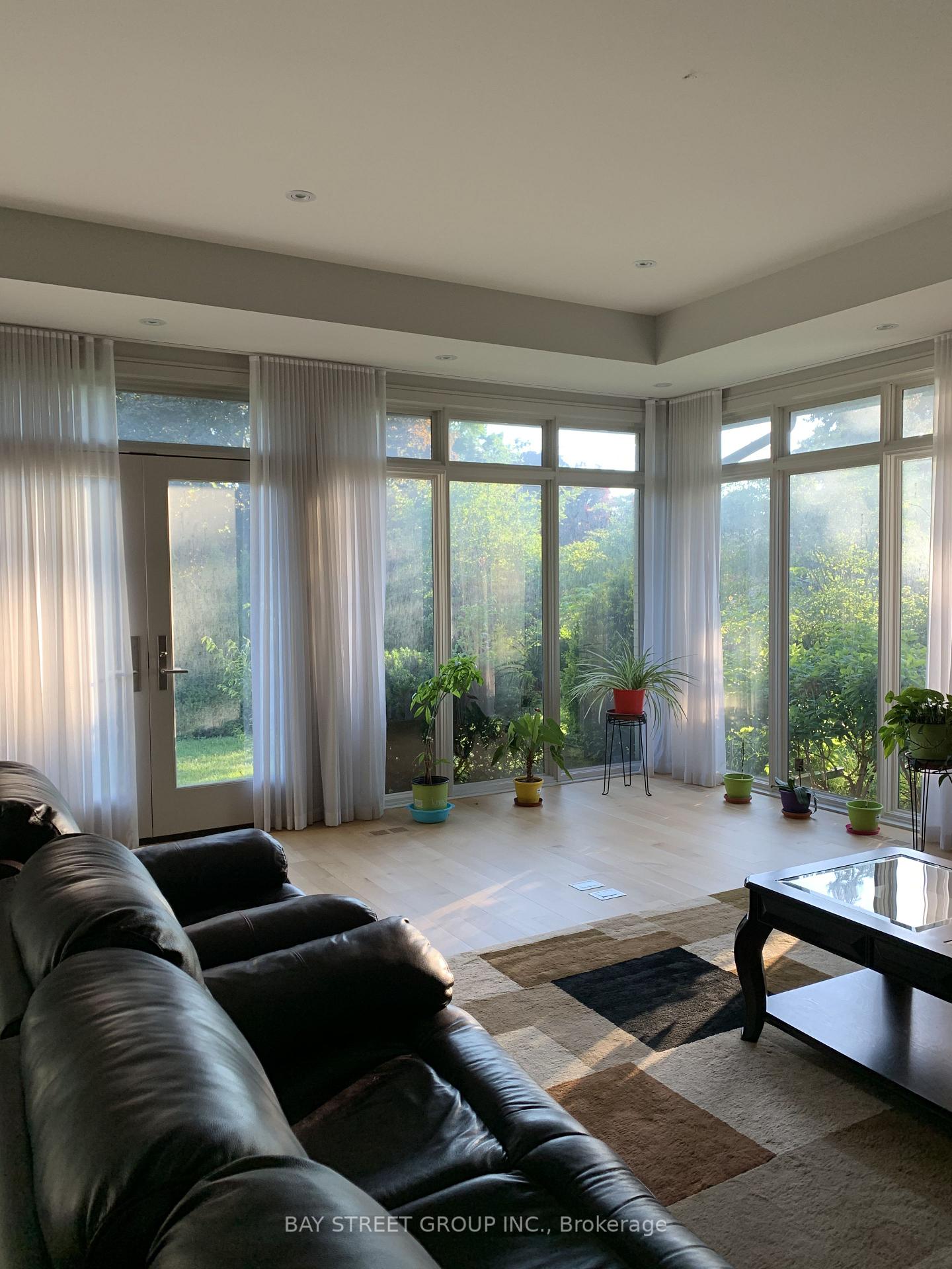 Photo 14 of 6 Bemersyde Drive, Etobicoke, Princess-Rosethorn — HOMEH