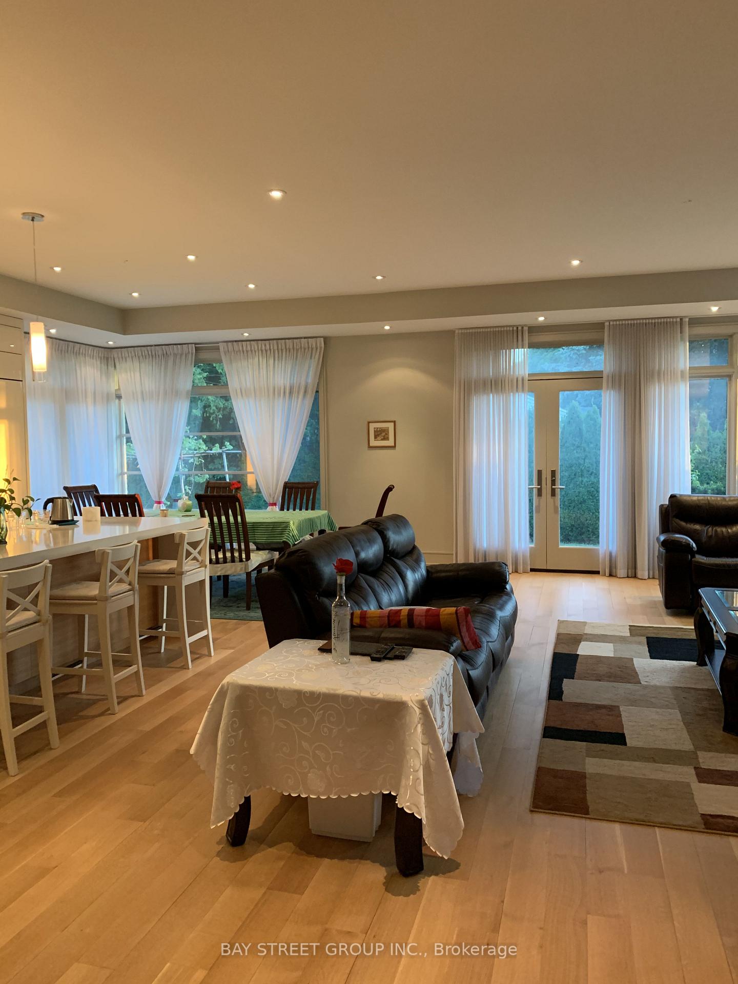 Photo 15 of 6 Bemersyde Drive, Etobicoke, Princess-Rosethorn — HOMEH