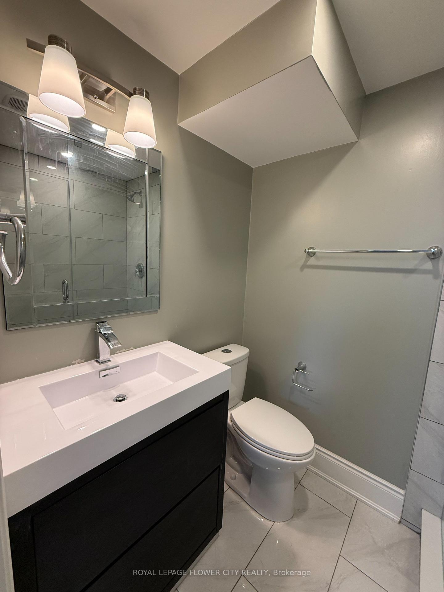 Photo 3 of 66 Ikley Road, North York, York University Heights — HOMEH