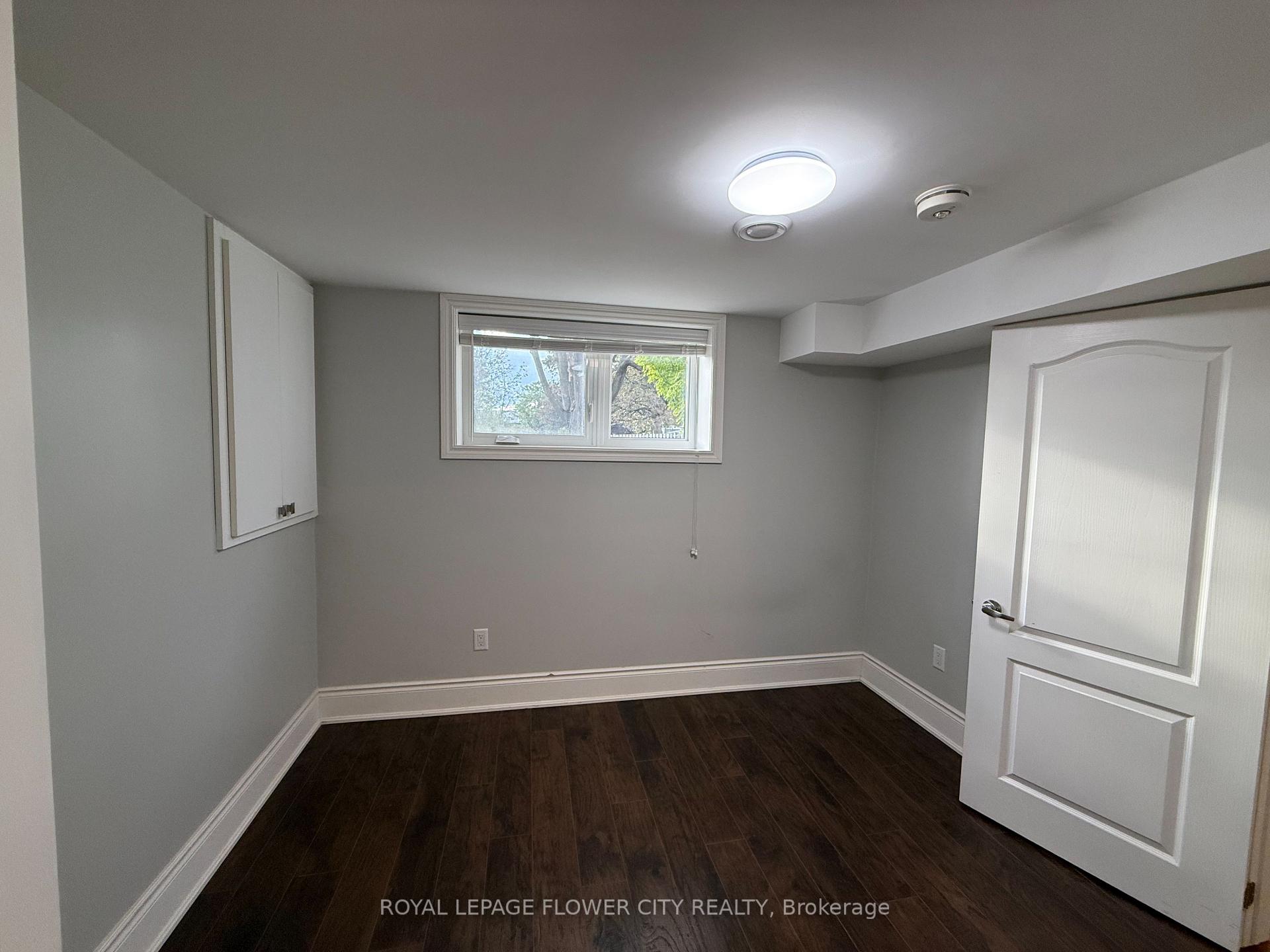 Photo 7 of 66 Ikley Road, North York, York University Heights — HOMEH