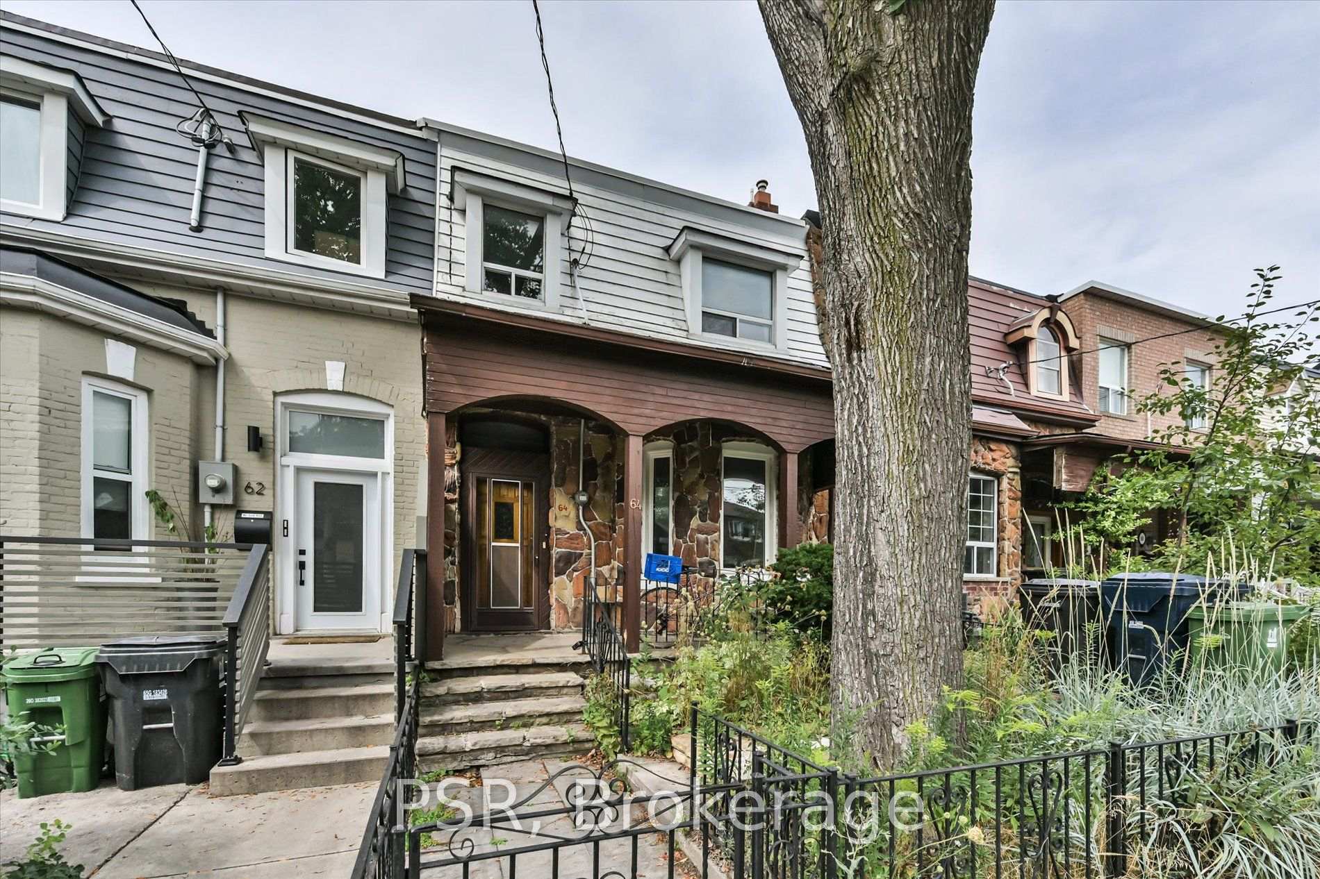 Photo 3 of 64 Gladstone Avenue, Toronto, Little Portugal — HOMEH