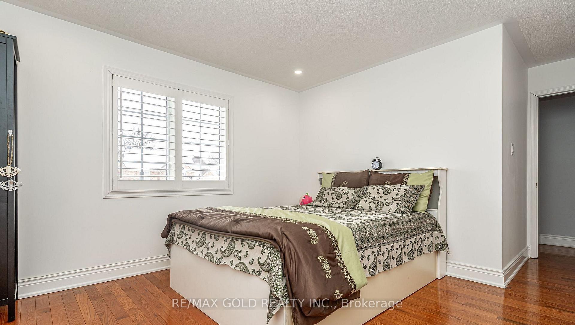 Photo 32 of 7 Bettey Road, Brampton, Vales of Castlemore — HOMEH