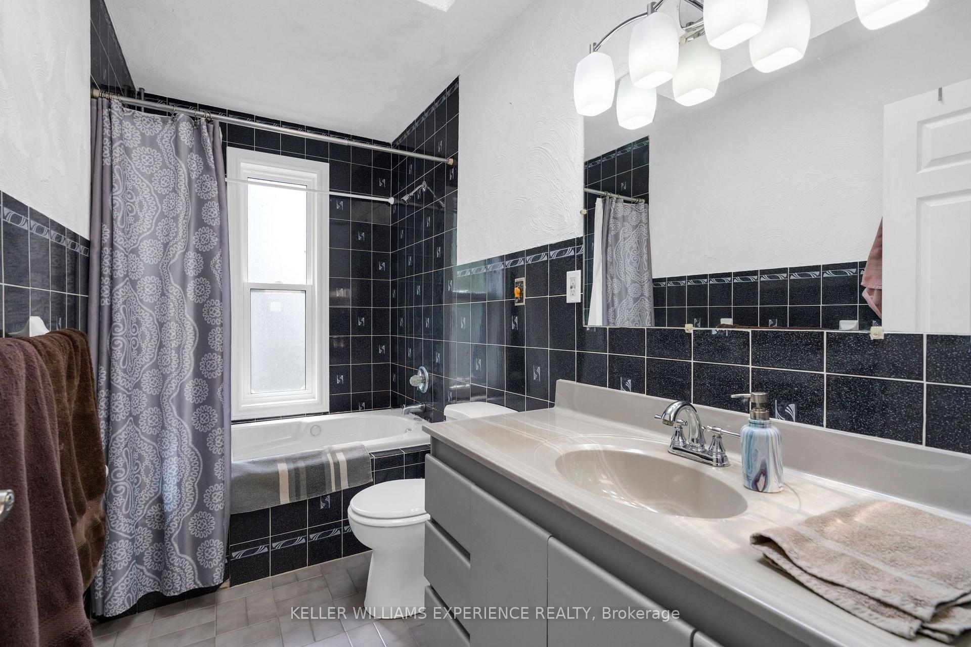 Photo 11 of 28 Park Street, Tay, Victoria Harbour — HOMEH