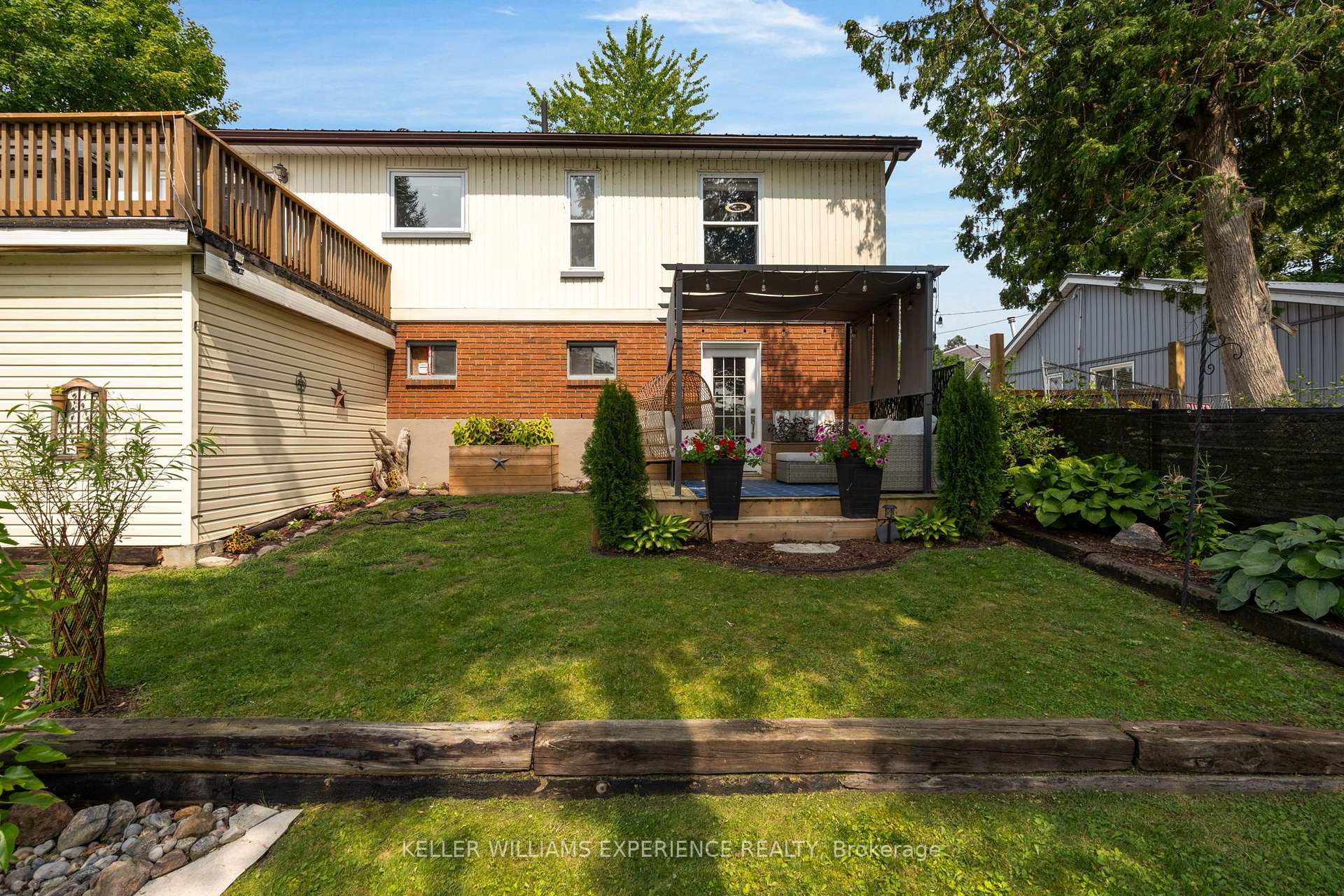 Photo 21 of 28 Park Street, Tay, Victoria Harbour — HOMEH