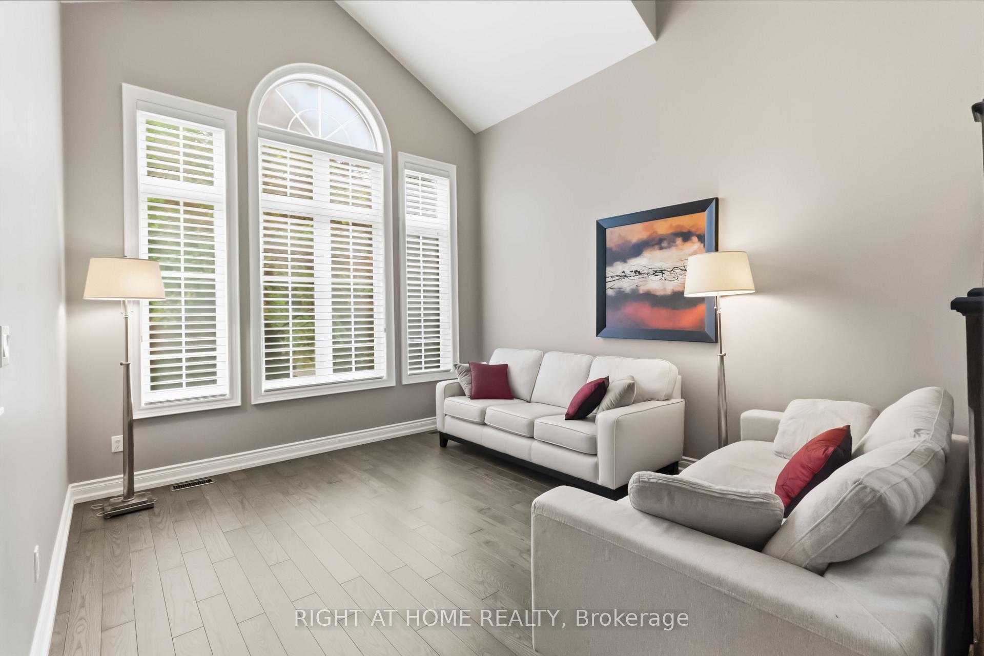 Photo 7 of 1213 Lindenrock Drive, Oakville, Joshua Creek — HOMEH