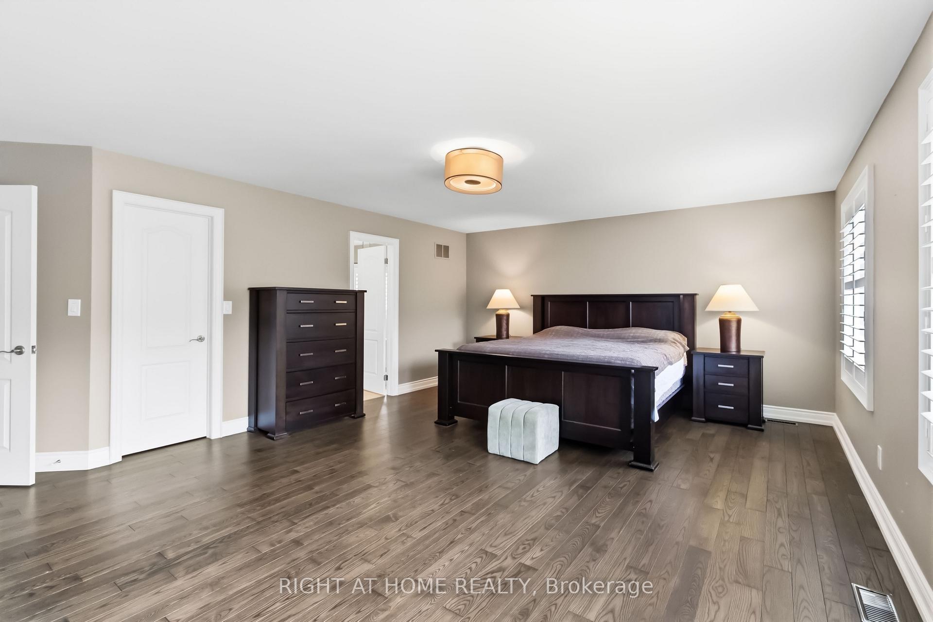 Photo 32 of 1213 Lindenrock Drive, Oakville, Joshua Creek — HOMEH