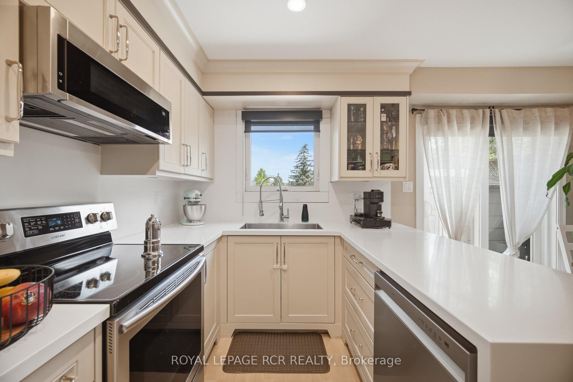 Photo 8 of 31 Alderbrook Place, Caledon, Bolton North — HOMEH