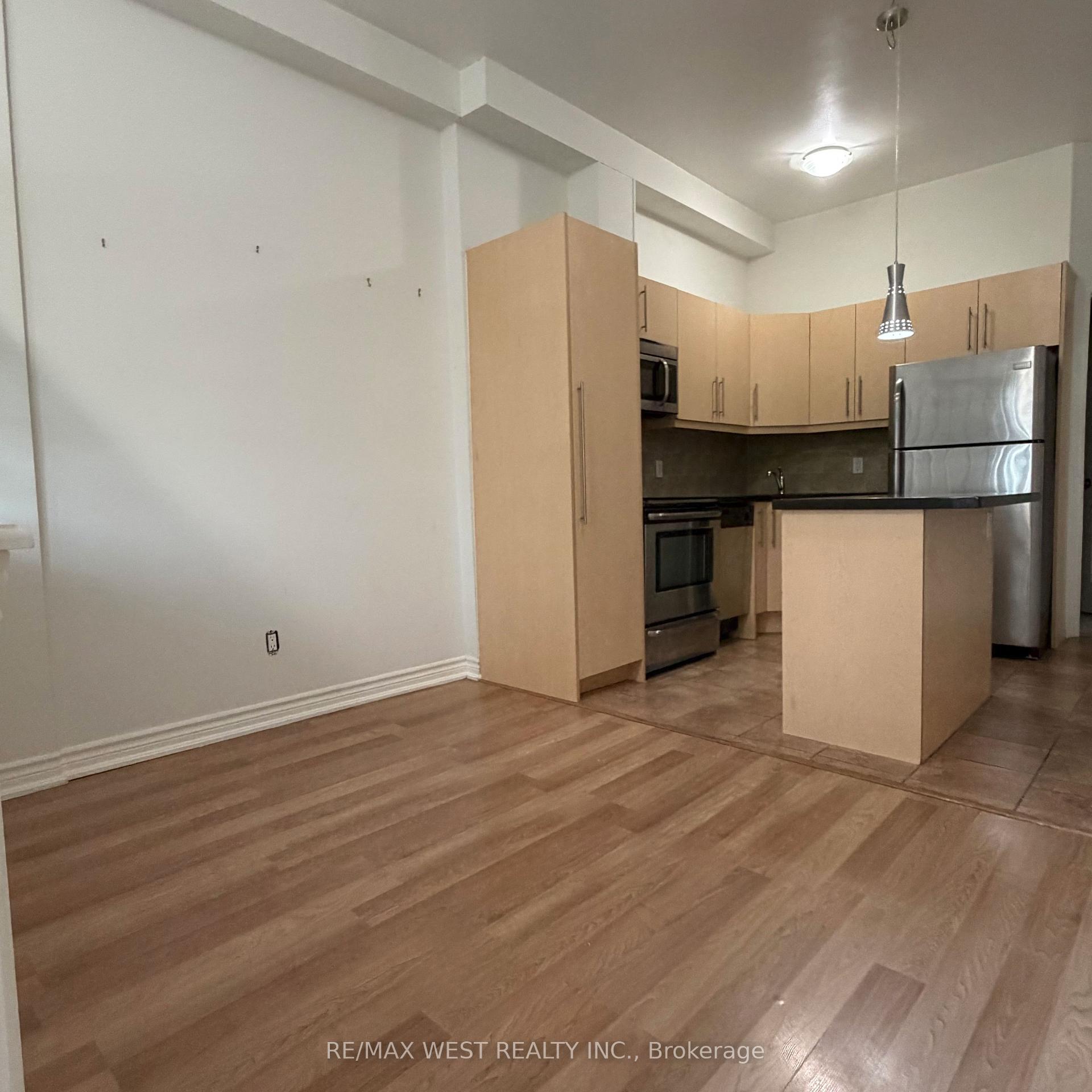 Photo 9 of Unit Upper Unit, 1090A Bloor Street W, Toronto, Dovercourt-Wallace Emerson-Junction — HOMEH