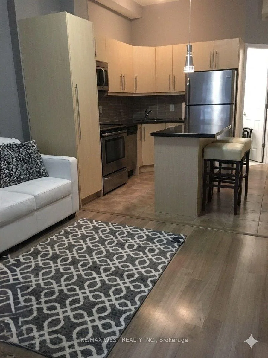 Photo 13 of Unit Upper Unit, 1090A Bloor Street W, Toronto, Dovercourt-Wallace Emerson-Junction — HOMEH