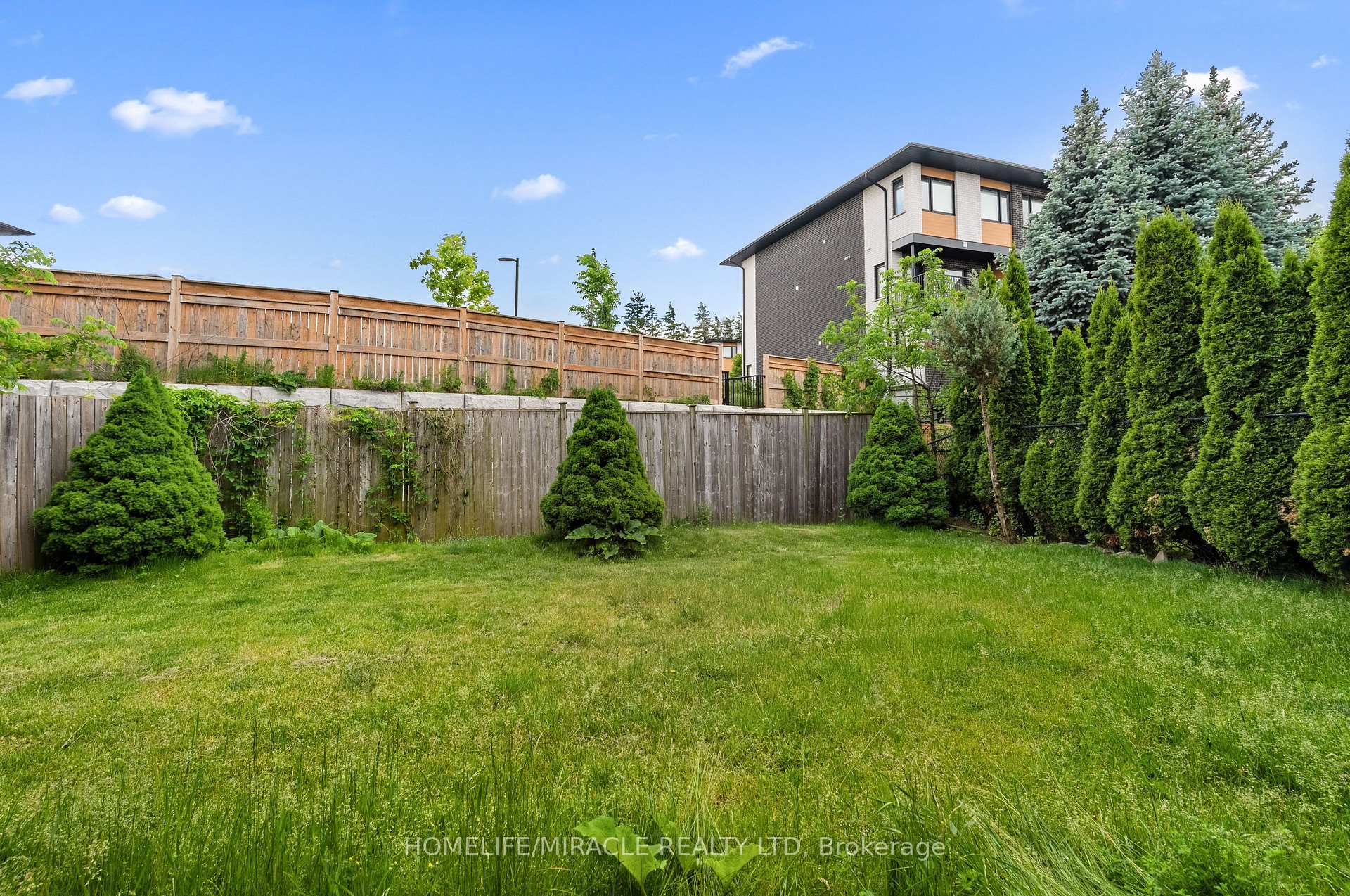 Photo 3 of Unit Basement, 4 Clairfields Drive, Guelph, Clairfields/Hanlon Business Park — HOMEH