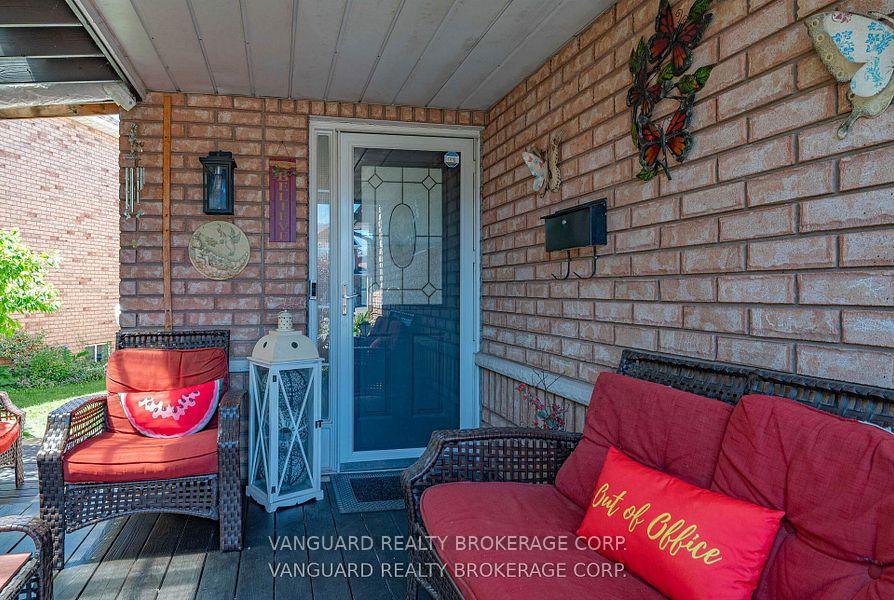 Photo 2 of 111 Grapevine Road, Caledon, Bolton West — HOMEH