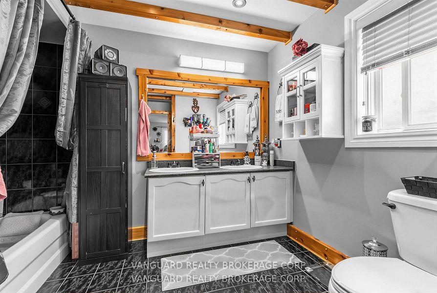 Photo 15 of 111 Grapevine Road, Caledon, Bolton West — HOMEH