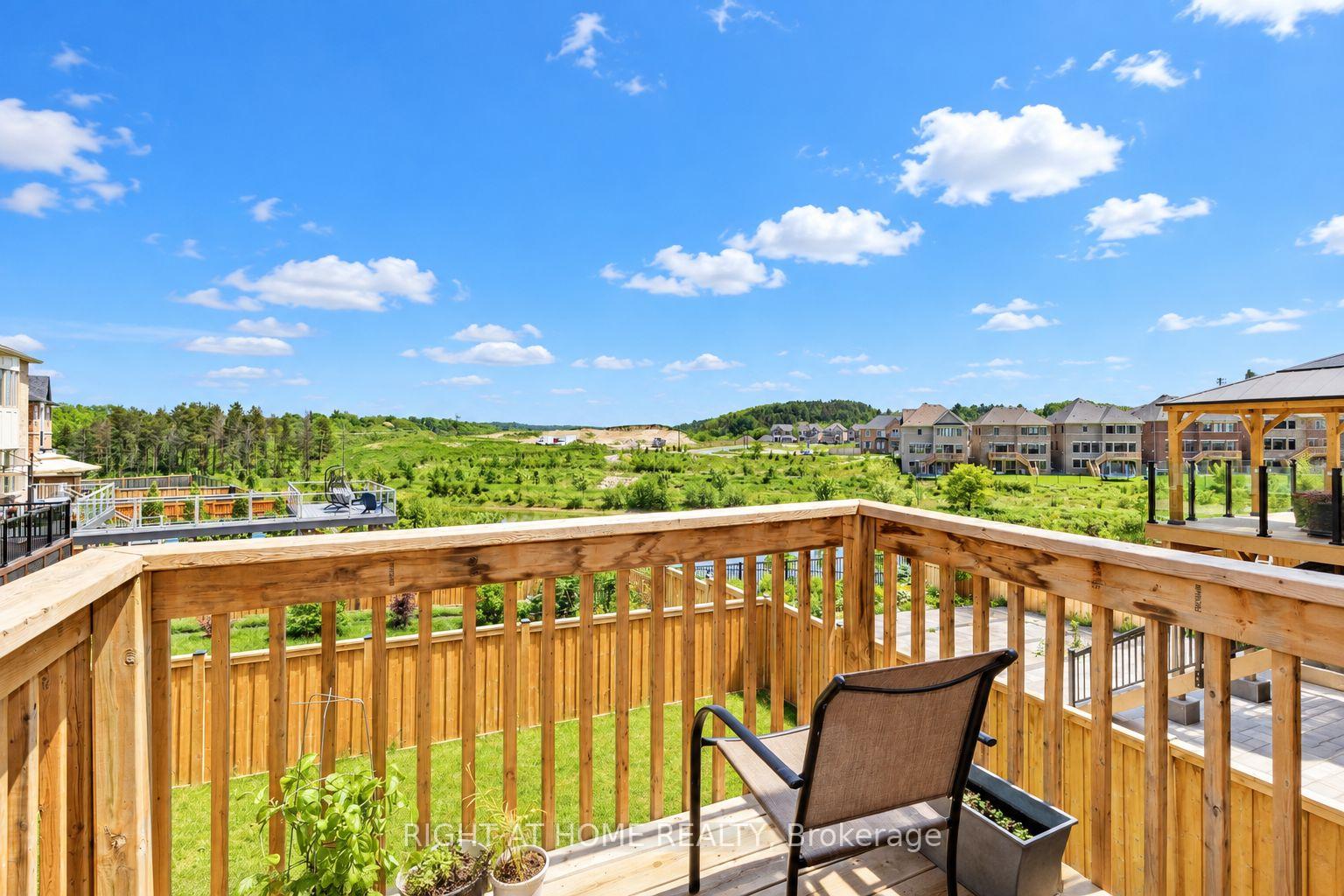 Photo 18 of 59 Hydrangea Hollow, East Gwillimbury, Holland Landing — HOMEH