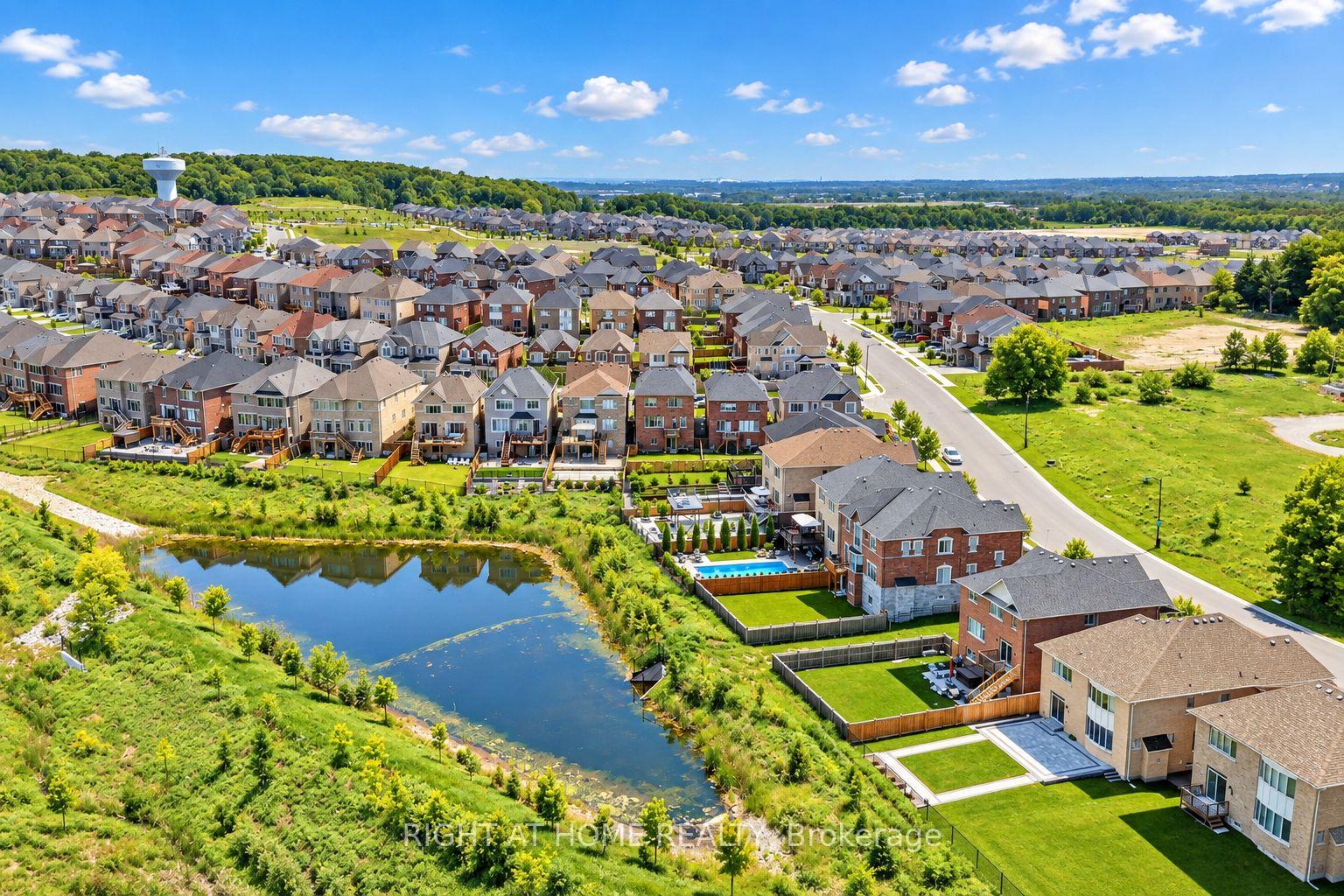Photo 19 of 59 Hydrangea Hollow, East Gwillimbury, Holland Landing — HOMEH