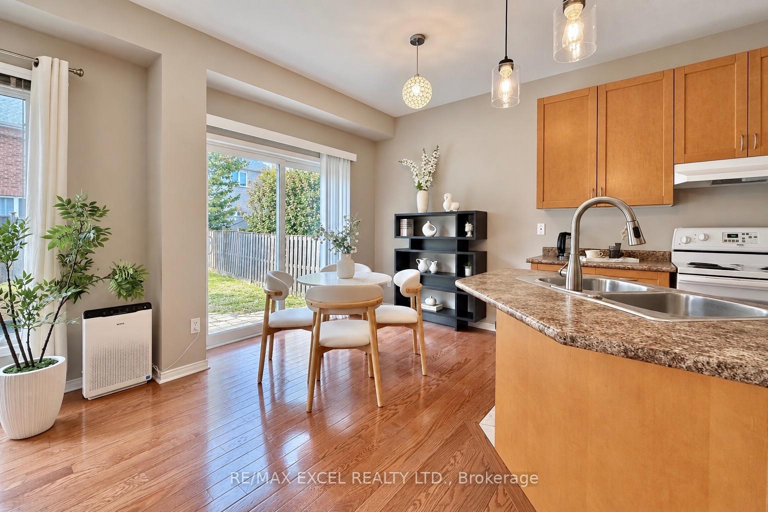 Photo 13 of 1808 Castlemore Avenue, Markham, Greensborough — HOMEH