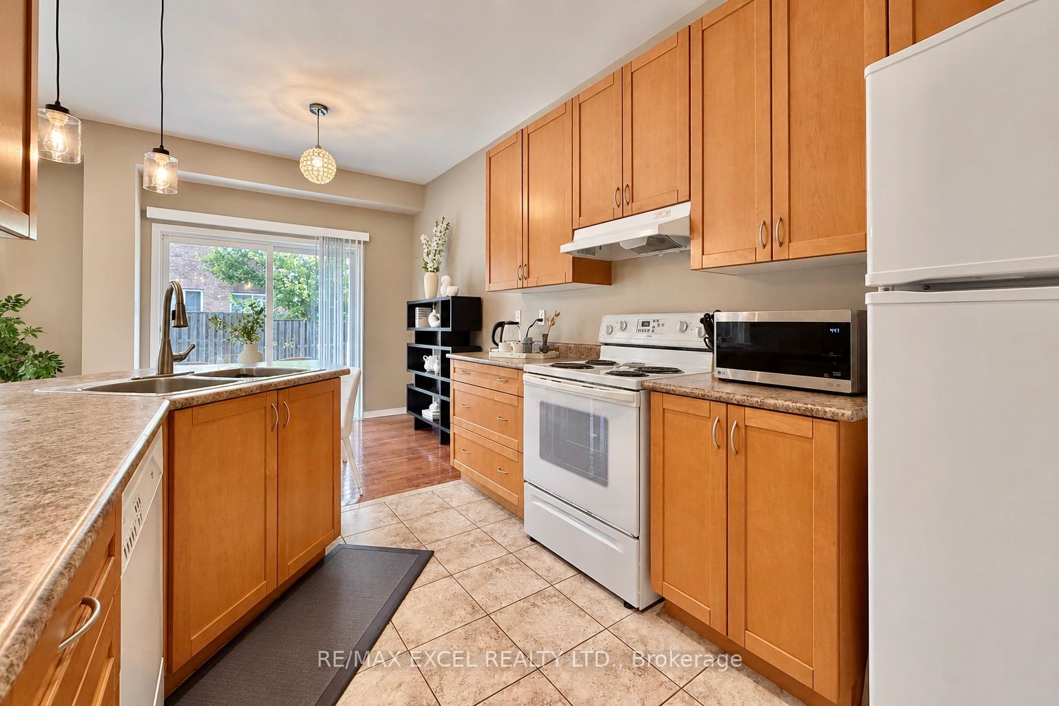 Photo 15 of 1808 Castlemore Avenue, Markham, Greensborough — HOMEH