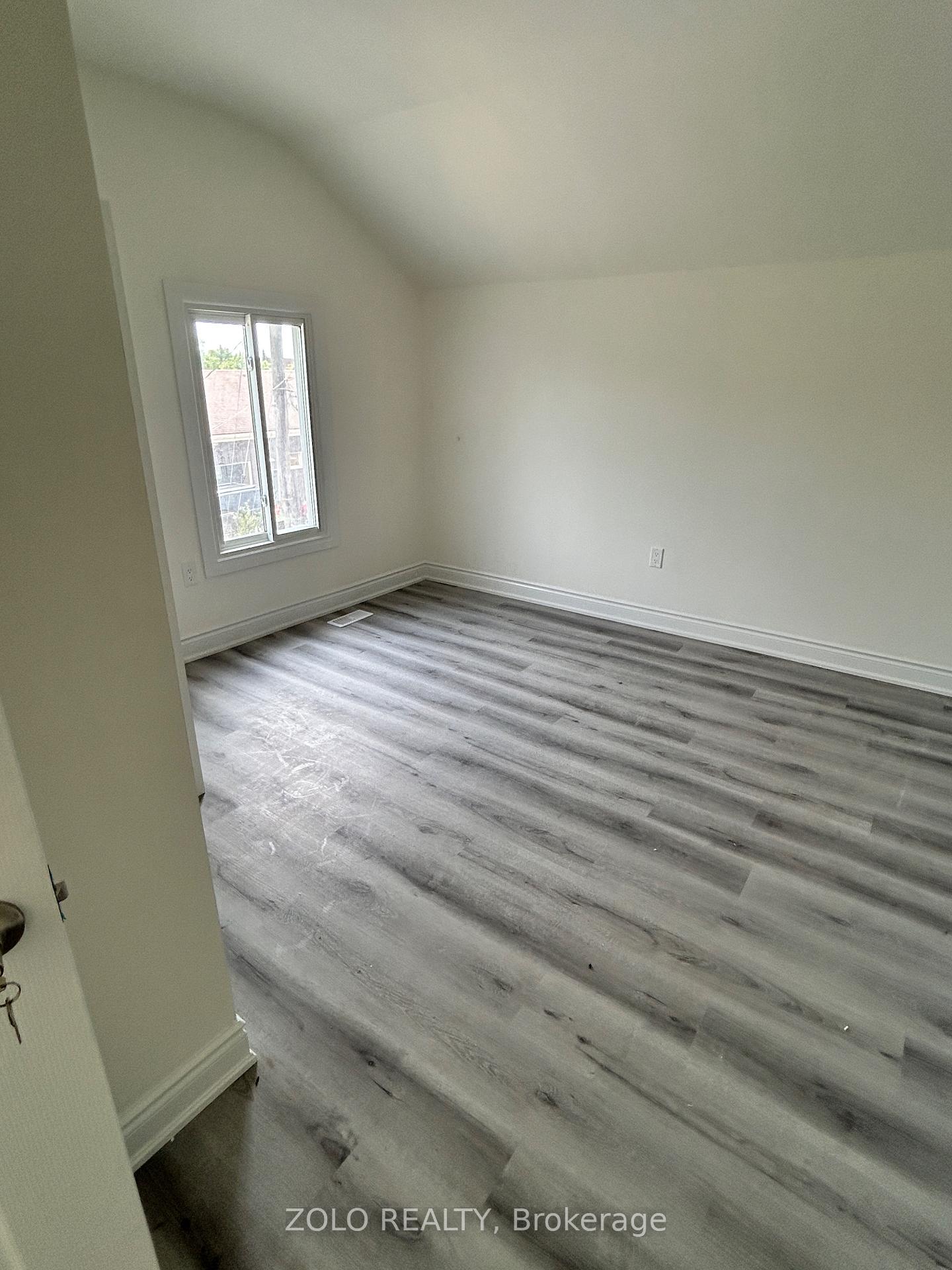 Photo 4 of Unit 1, 4299 Second Avenue, Niagara Falls, Downtown — HOMEH