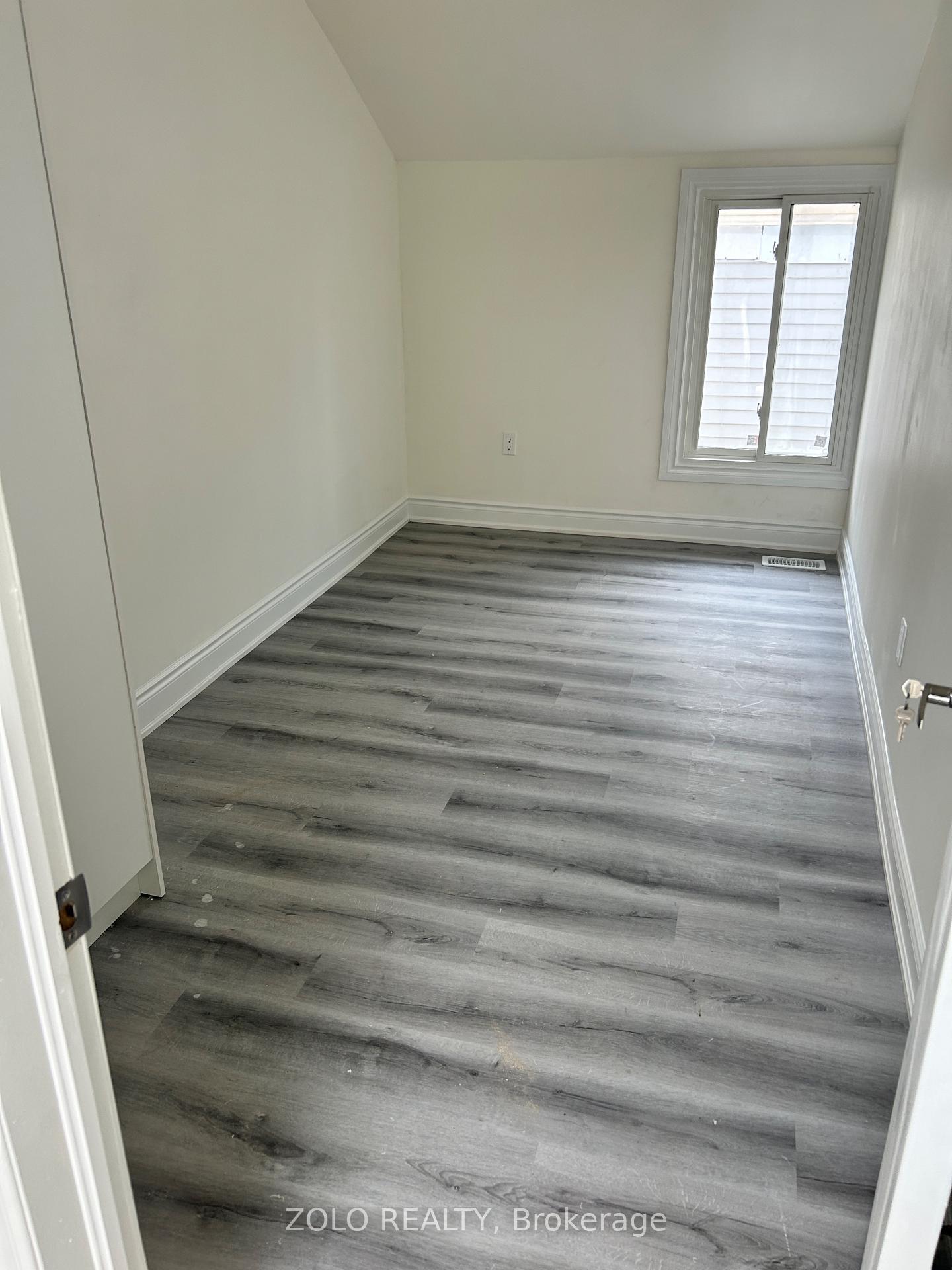 Photo 5 of Unit 1, 4299 Second Avenue, Niagara Falls, Downtown — HOMEH
