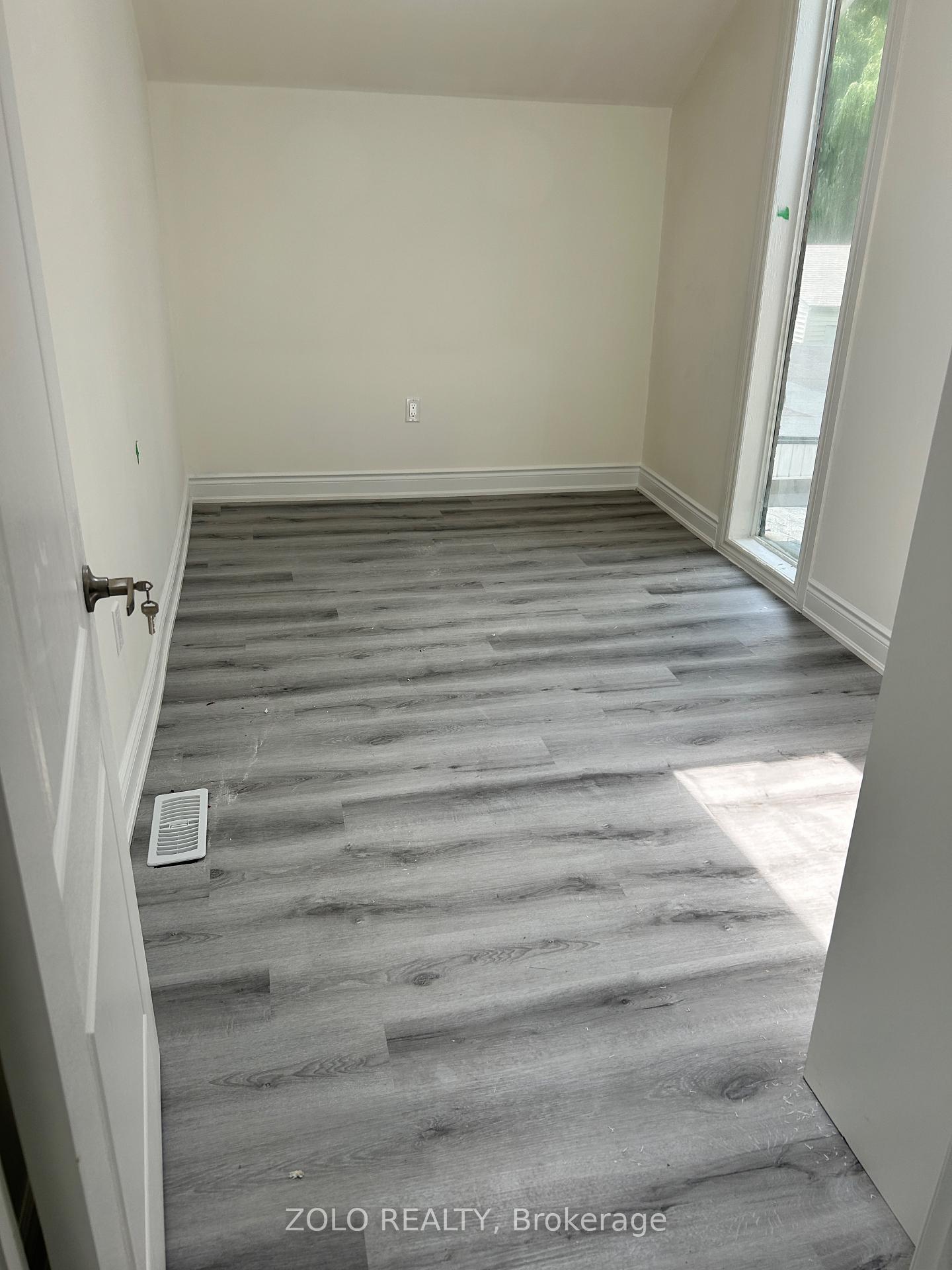 Photo 7 of Unit 1, 4299 Second Avenue, Niagara Falls, Downtown — HOMEH
