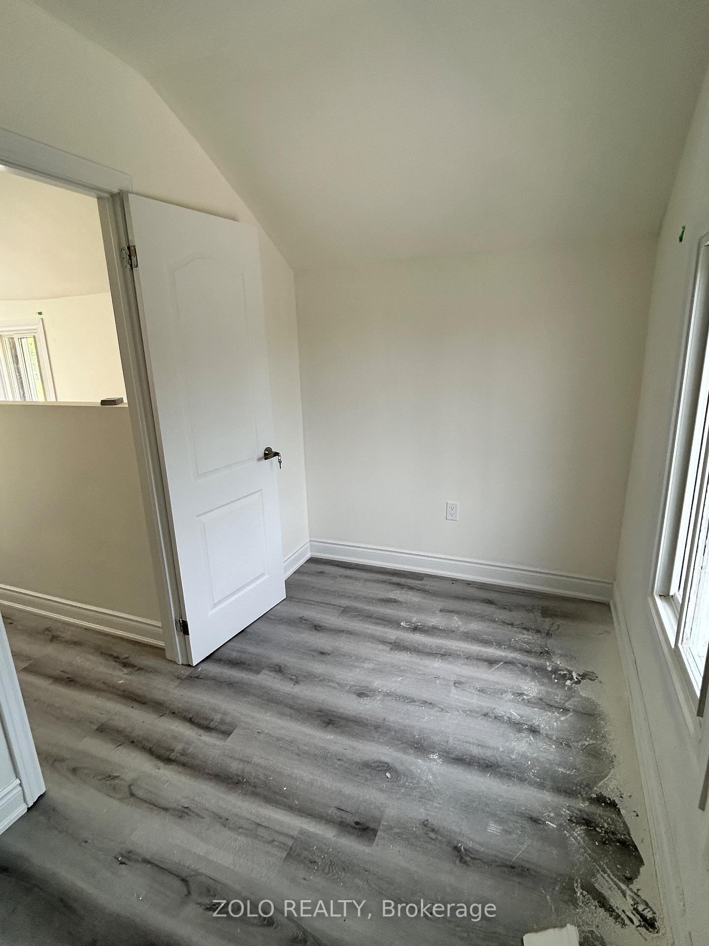 Photo 8 of Unit 1, 4299 Second Avenue, Niagara Falls, Downtown — HOMEH