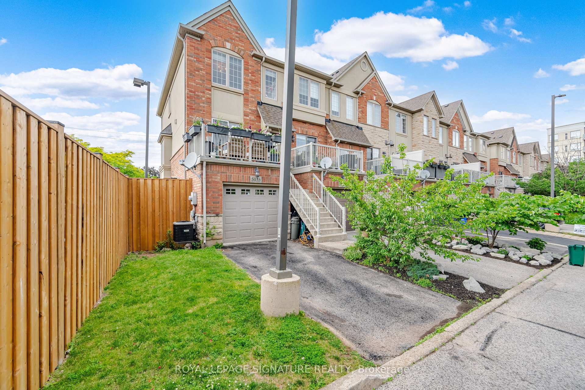Photo 2 of 5035 Bidwell Common, Burlington, Appleby — HOMEH