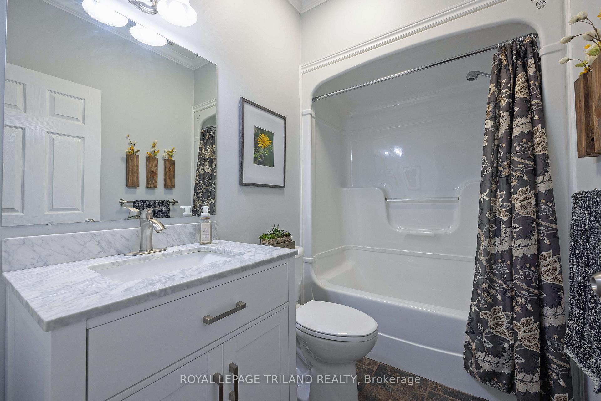 Photo 4 of 15 Augusta Crescent, St. Thomas — HOMEH