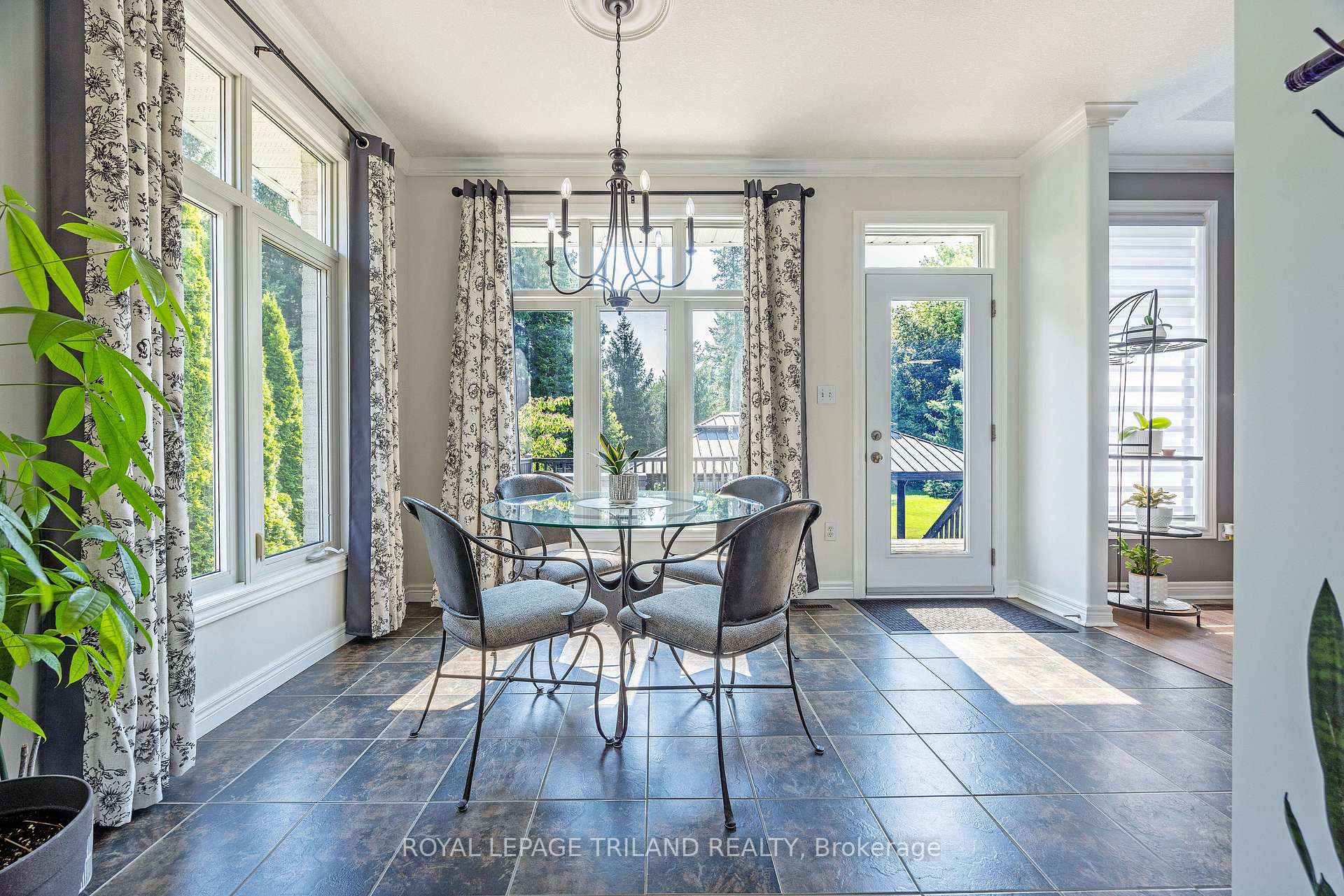 Photo 13 of 15 Augusta Crescent, St. Thomas — HOMEH