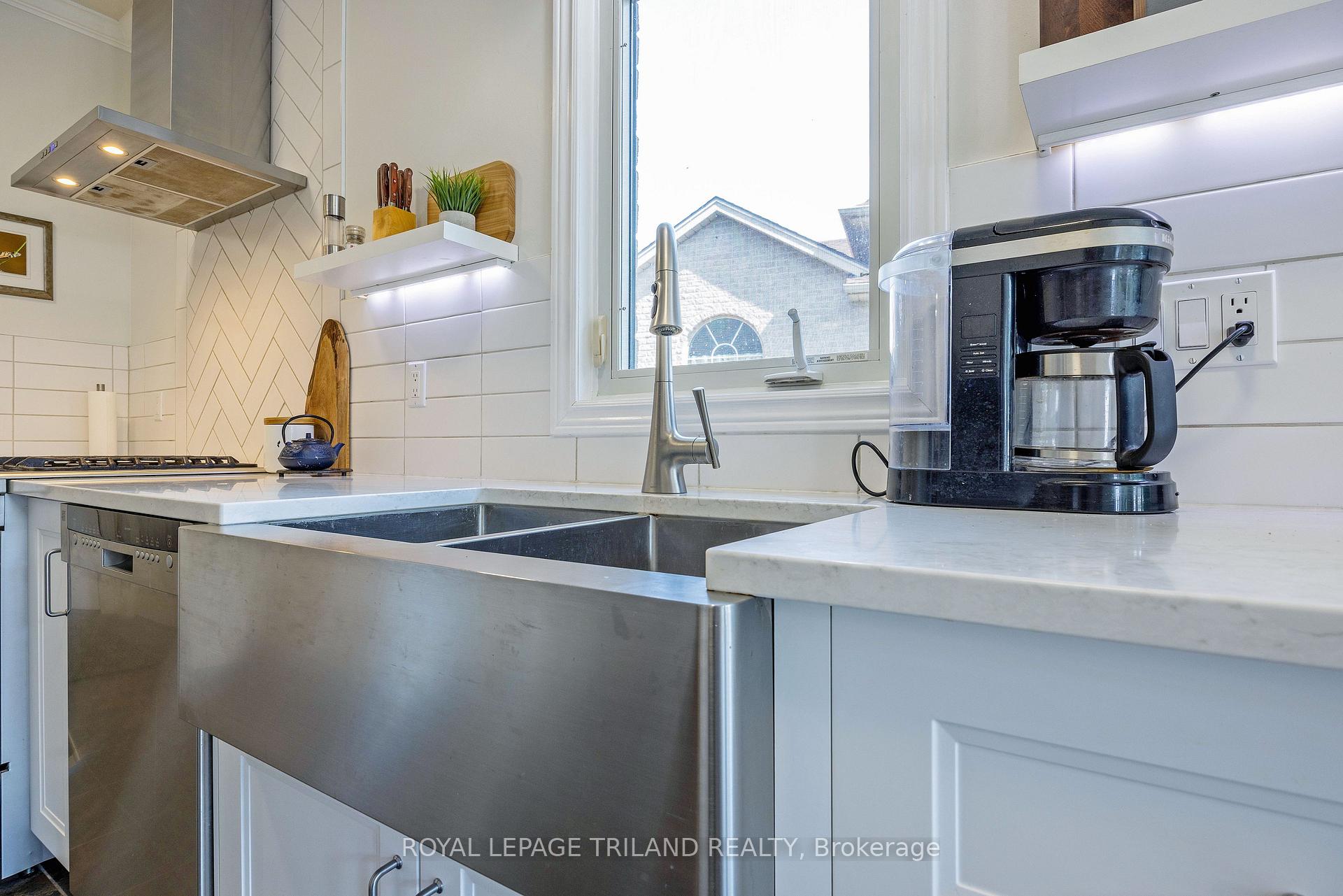 Photo 17 of 15 Augusta Crescent, St. Thomas — HOMEH