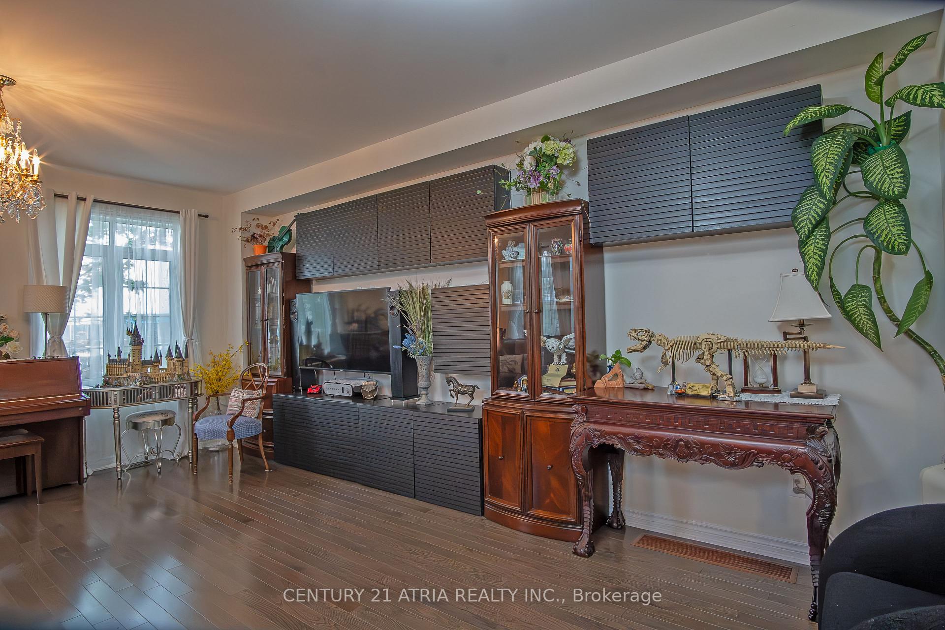 Photo 3 of 10951 Woodbine Avenue, Markham, Victoria Square — HOMEH