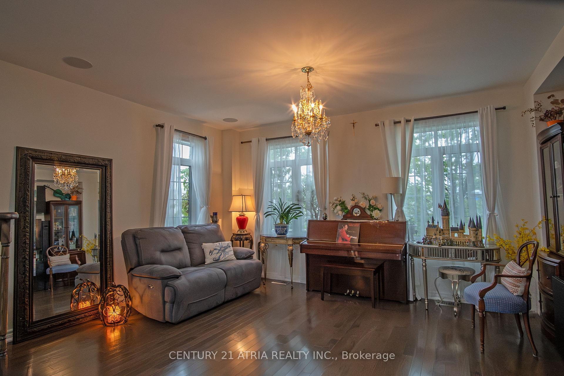 Photo 4 of 10951 Woodbine Avenue, Markham, Victoria Square — HOMEH