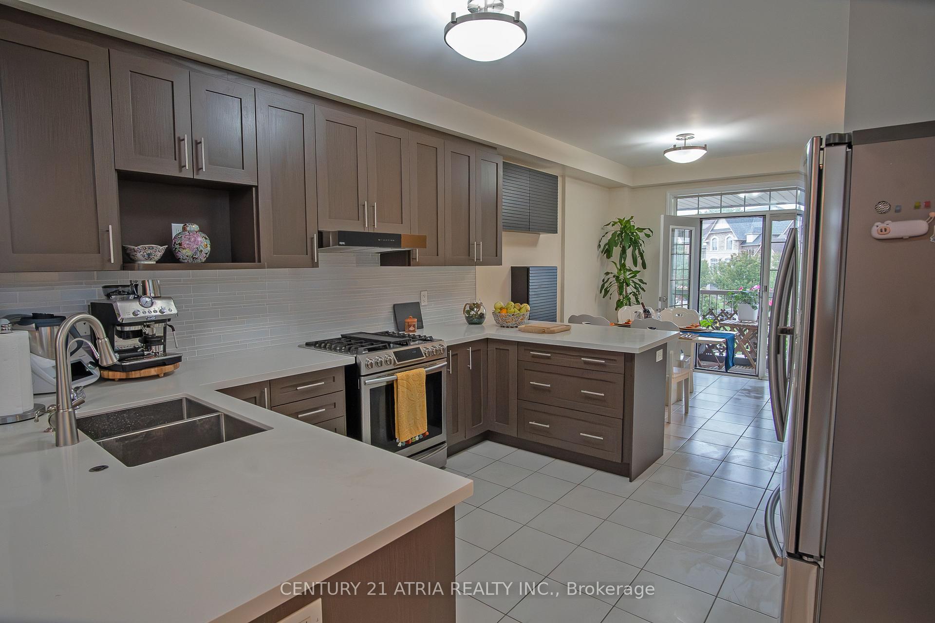 Photo 5 of 10951 Woodbine Avenue, Markham, Victoria Square — HOMEH