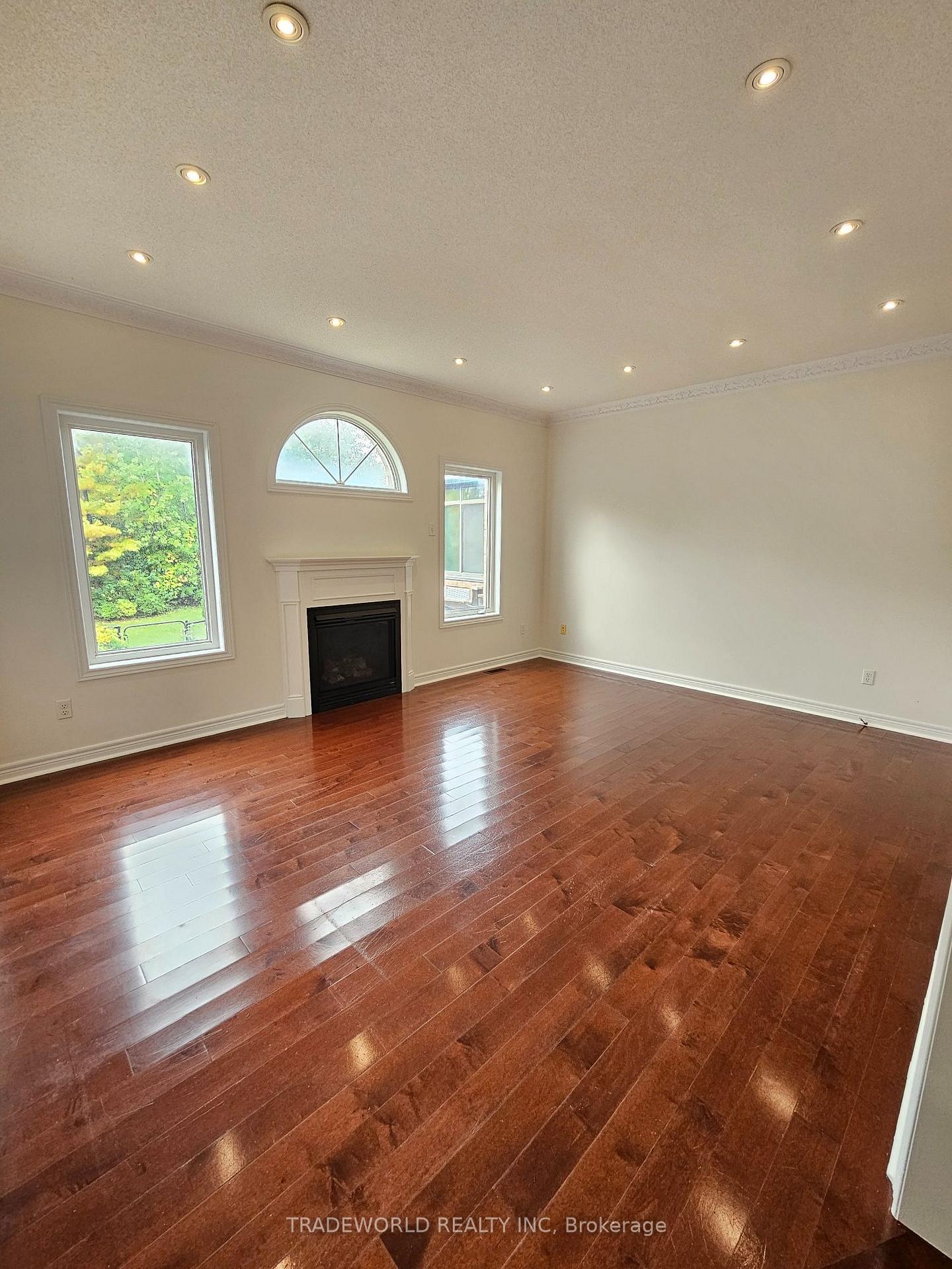 Photo 4 of 20 Peterkin Road, Markham, Greensborough — HOMEH