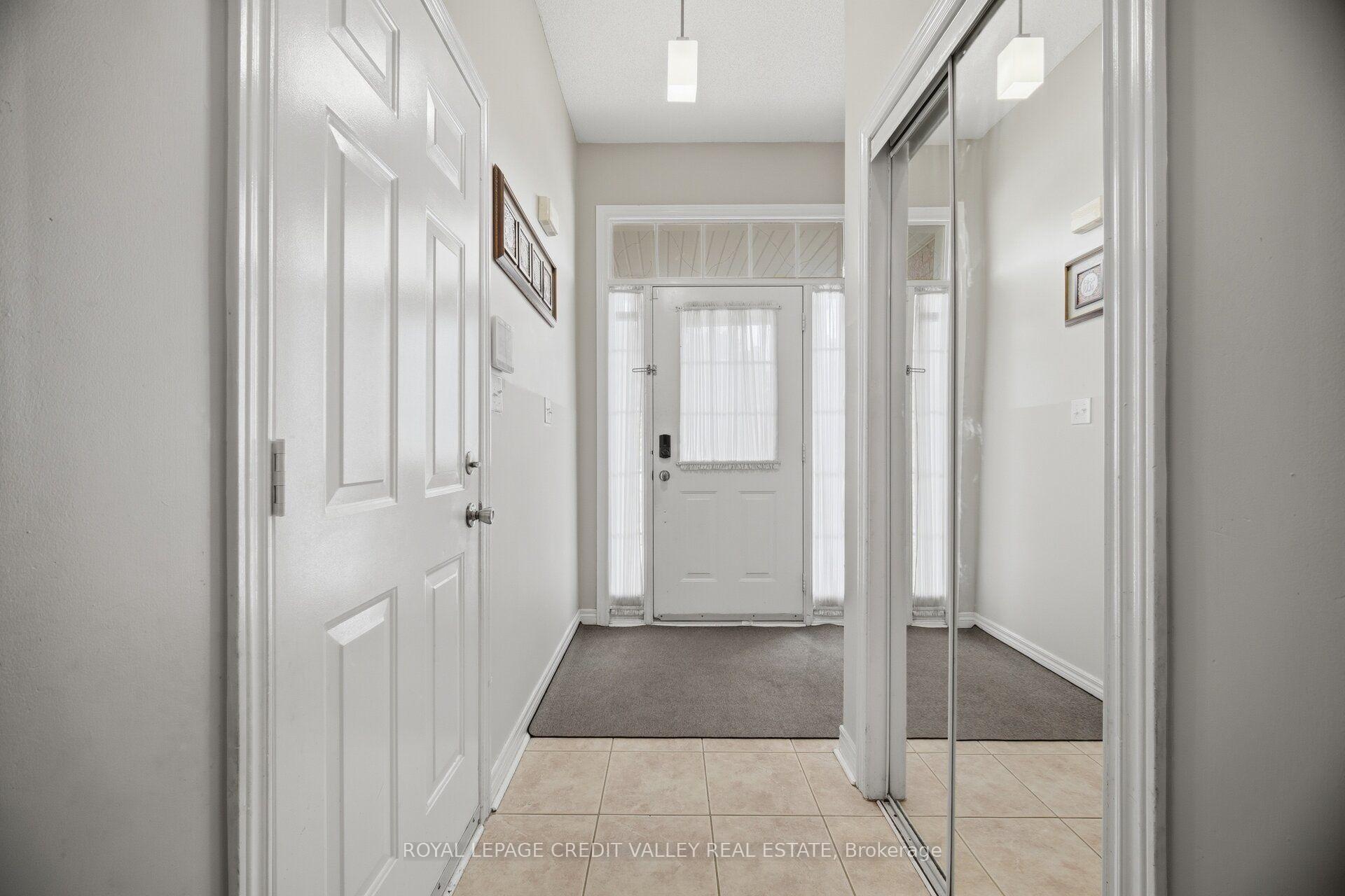 Photo 5 of 7443 Russian Olive Close, Mississauga, Lisgar — HOMEH