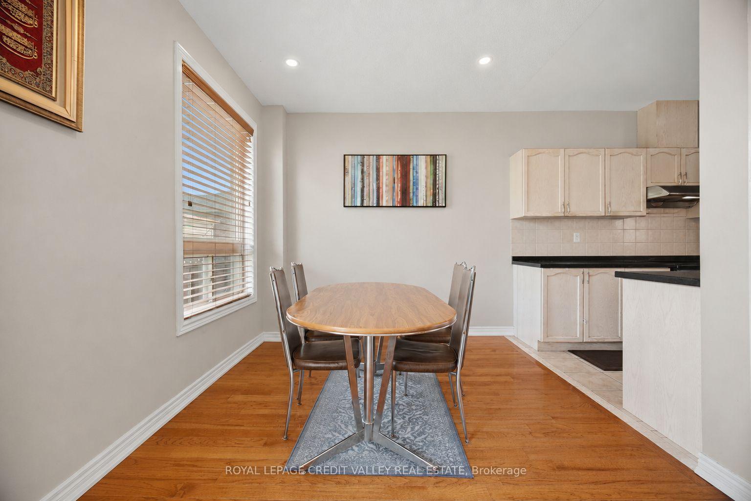 Photo 13 of 7443 Russian Olive Close, Mississauga, Lisgar — HOMEH