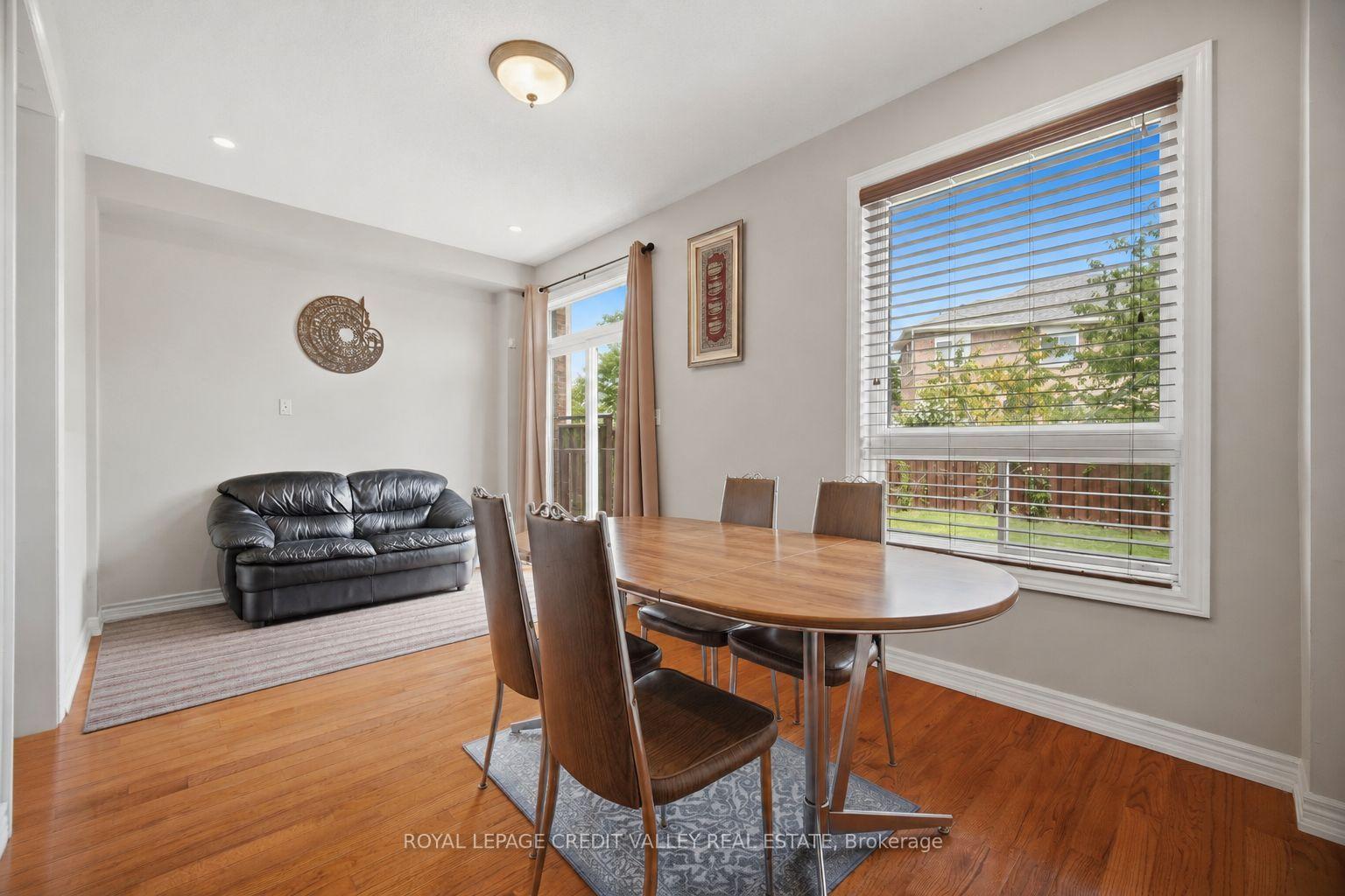 Photo 14 of 7443 Russian Olive Close, Mississauga, Lisgar — HOMEH