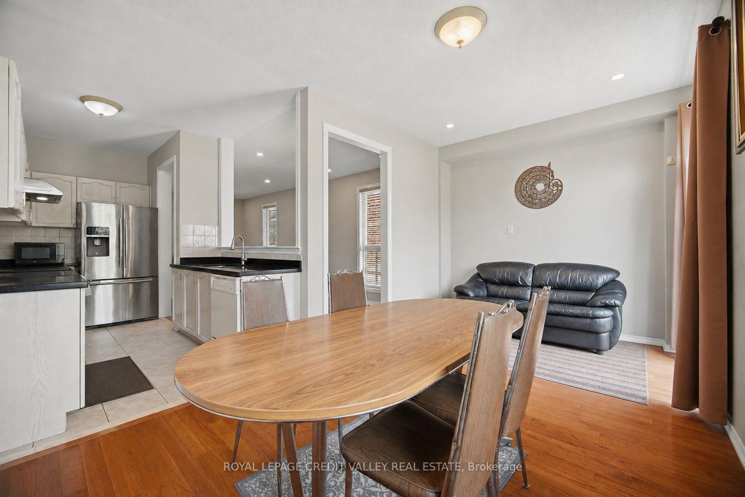Photo 15 of 7443 Russian Olive Close, Mississauga, Lisgar — HOMEH
