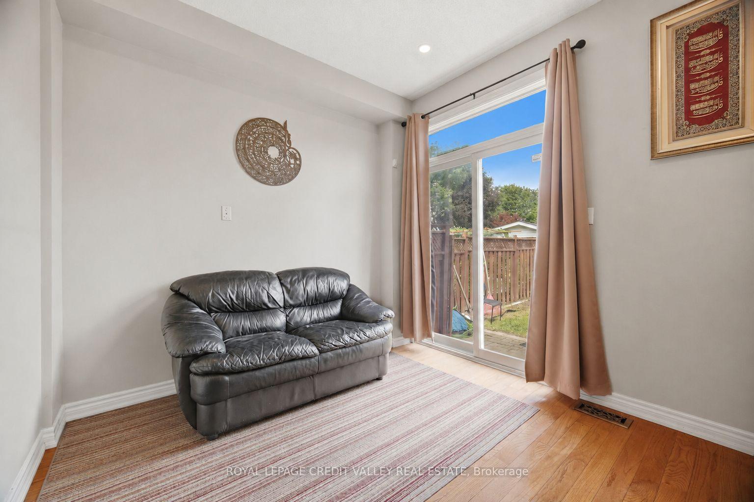 Photo 16 of 7443 Russian Olive Close, Mississauga, Lisgar — HOMEH