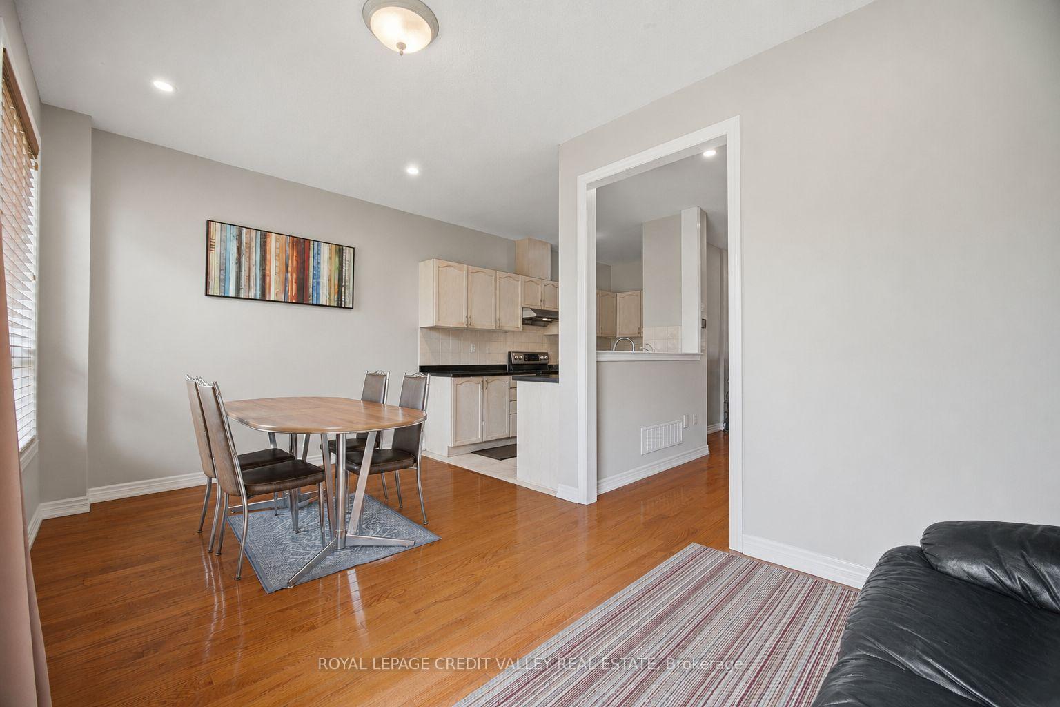 Photo 17 of 7443 Russian Olive Close, Mississauga, Lisgar — HOMEH