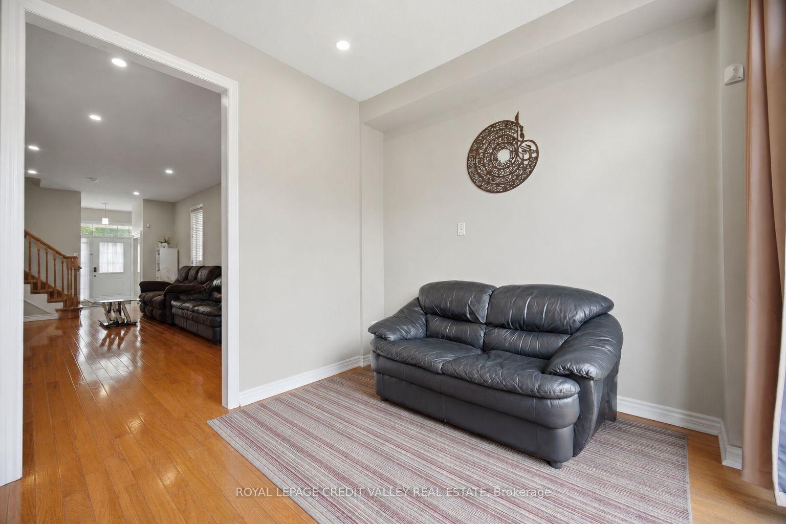 Photo 18 of 7443 Russian Olive Close, Mississauga, Lisgar — HOMEH
