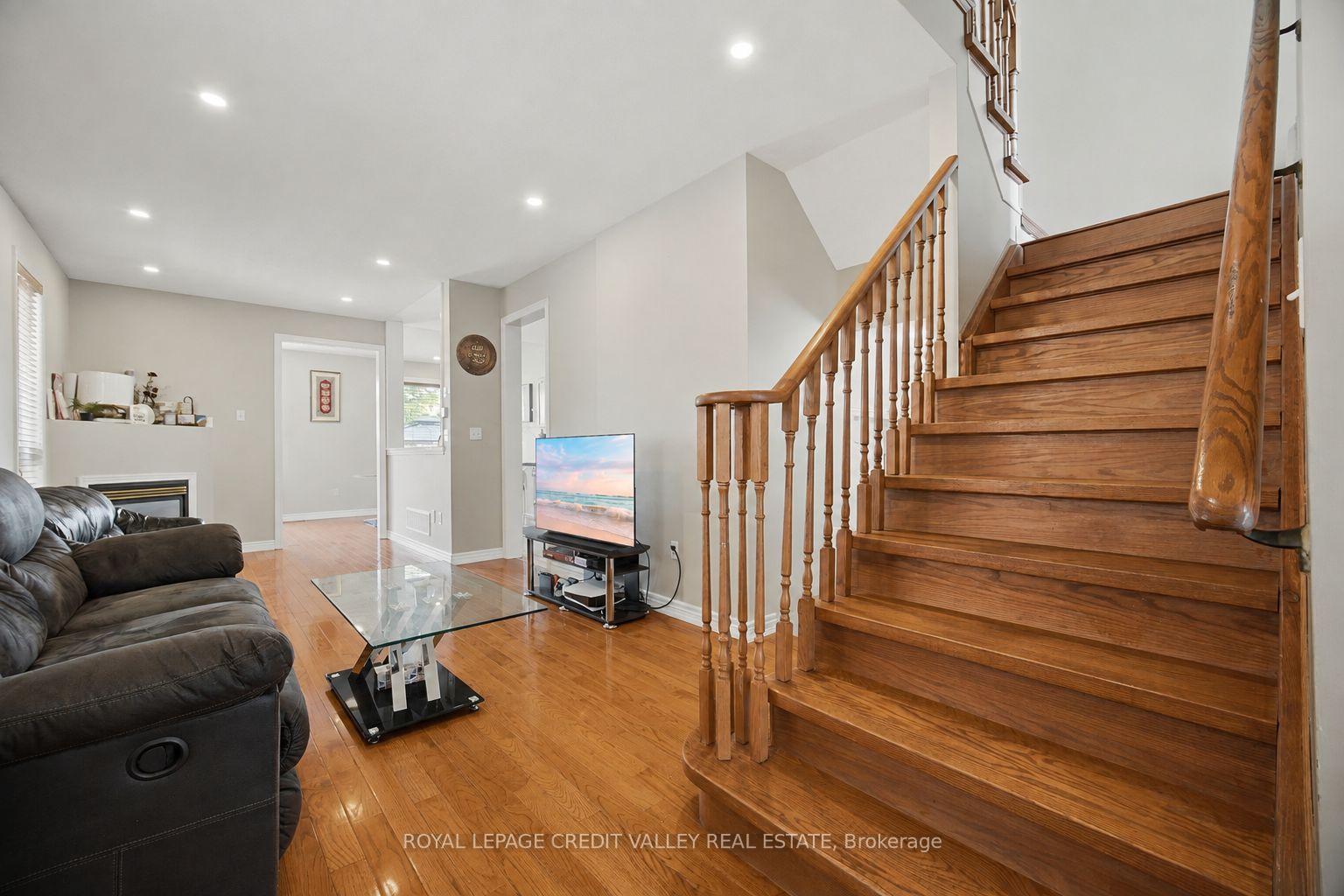 Photo 20 of 7443 Russian Olive Close, Mississauga, Lisgar — HOMEH