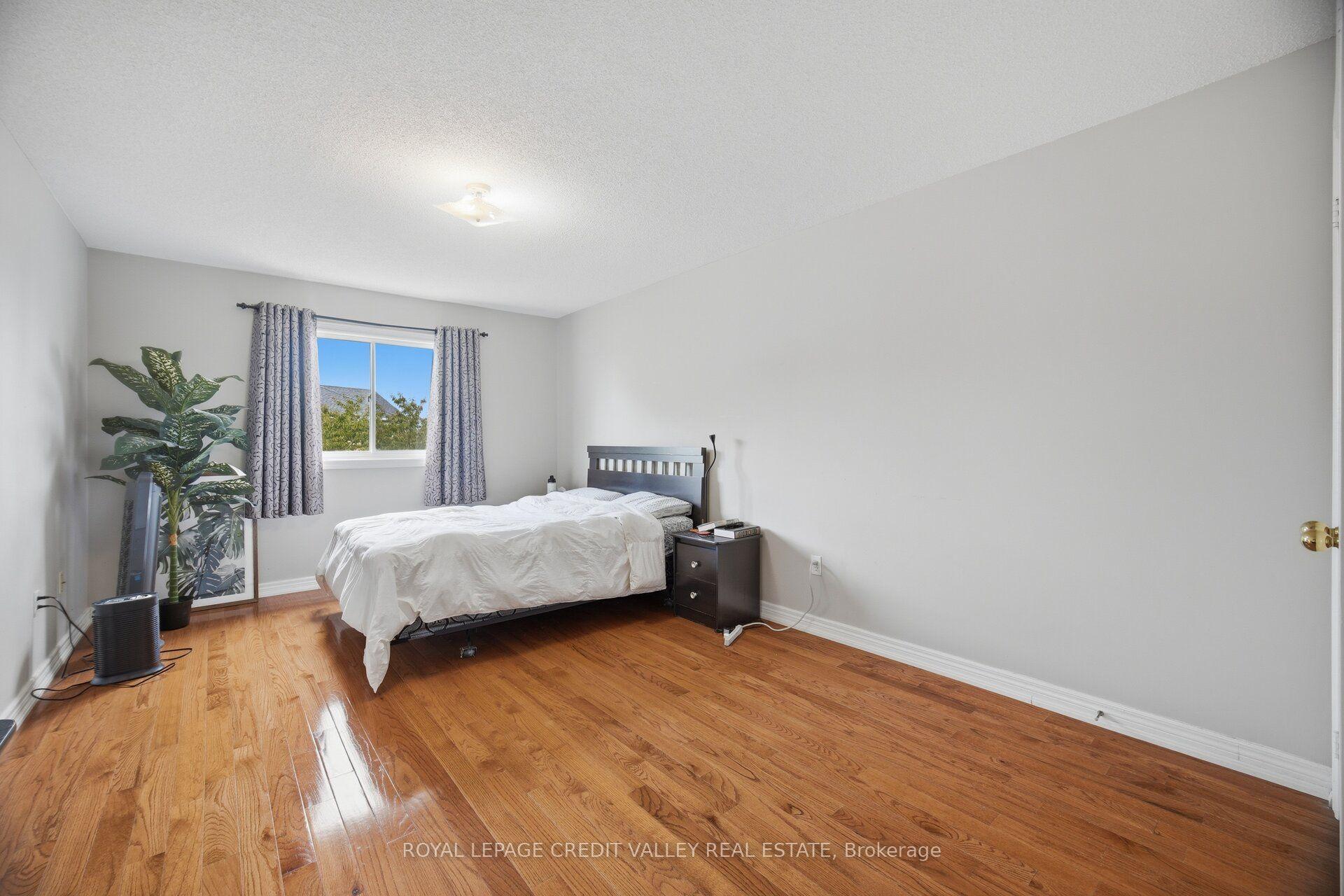Photo 23 of 7443 Russian Olive Close, Mississauga, Lisgar — HOMEH