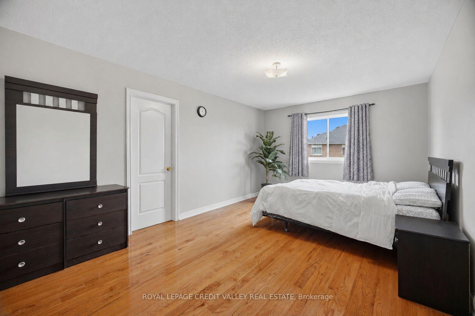 Photo 25 of 7443 Russian Olive Close, Mississauga, Lisgar — HOMEH